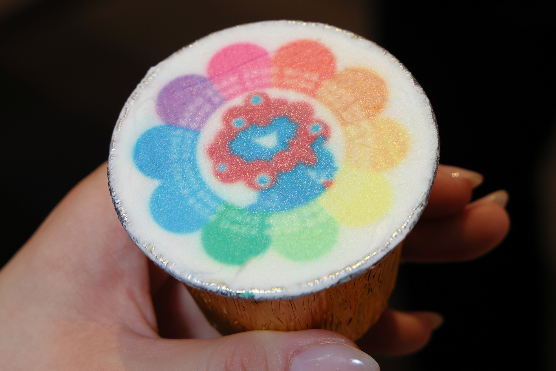 絵柄は3種類のなかから1つを選べる。カウンターのプリンターで印刷する様子も撮影OK