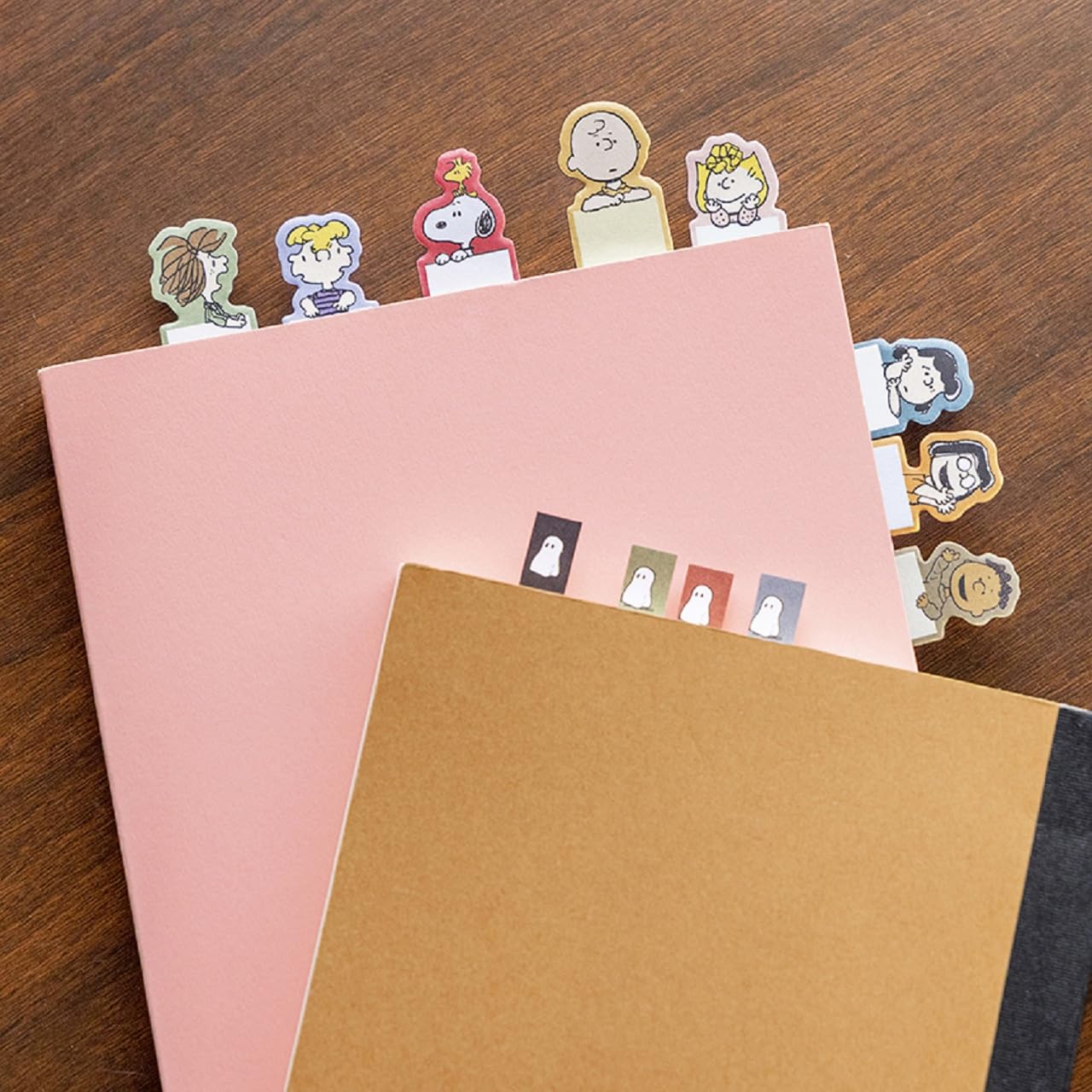 スヌーピーと仲間たちのふせん全21種類。インデックスタイプやメッセージをシェアできるタイプなど、気にせず使える大ボリューム