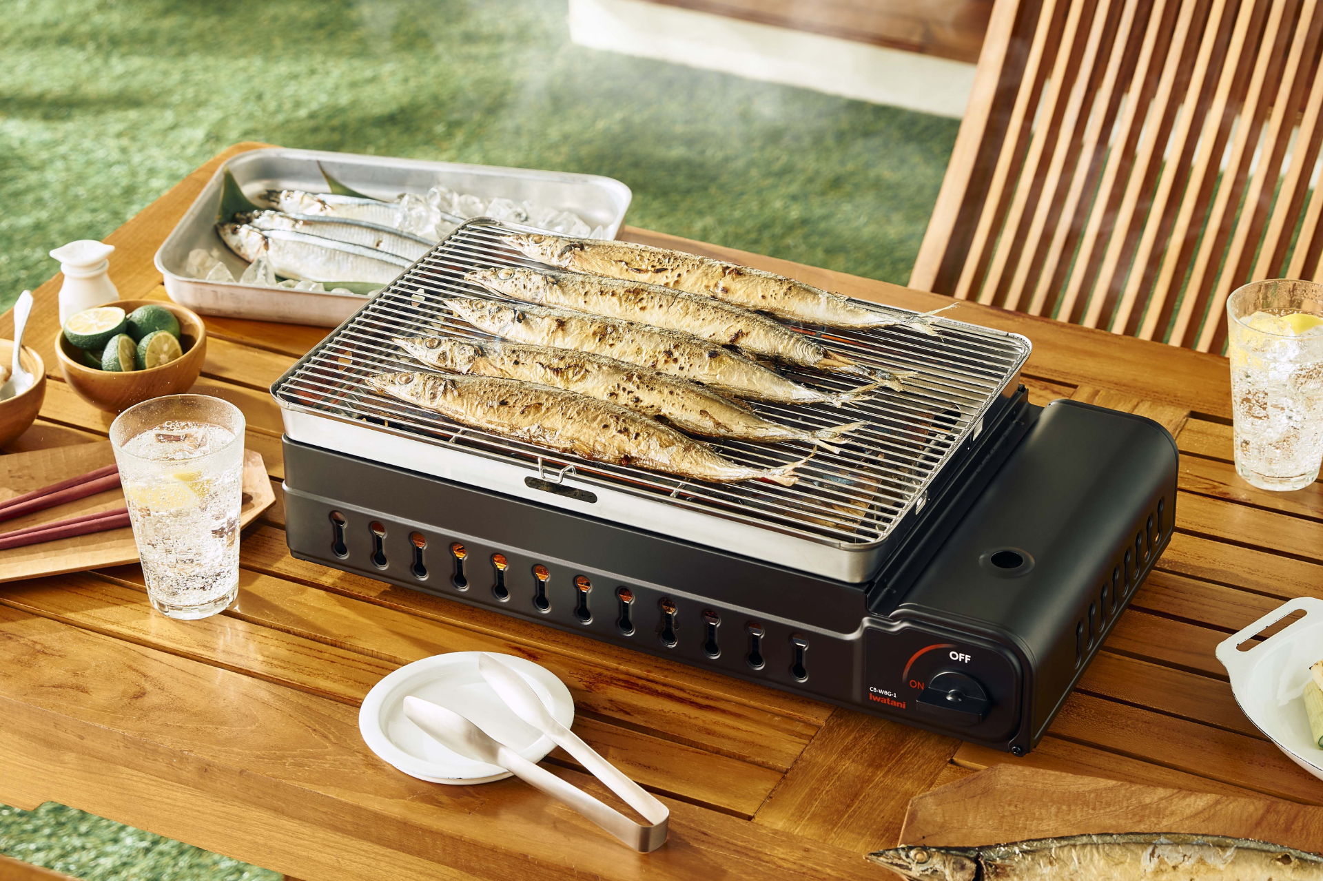 魚介の炙り焼きやステーキ、焼き野菜など、たくさんの食材を一度に並べることが可能。輻射熱で食材をムラなく、ふっくらジューシーに焼き上げる