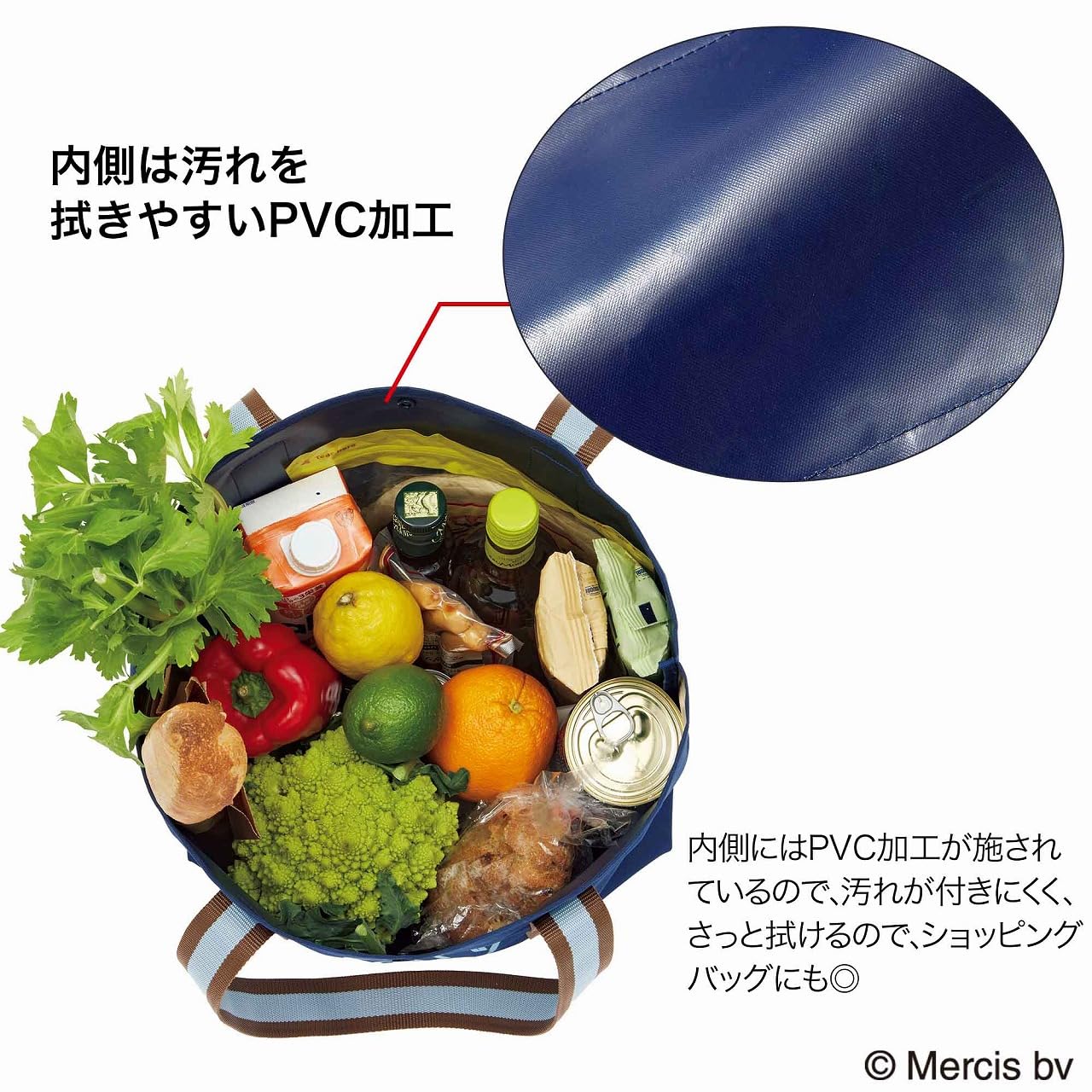 お出かけ荷物やPCも余裕で入る大判サイズ。地厚のしっかり素材で、内側はPVC加工。口はスナップボタンで開閉がラク