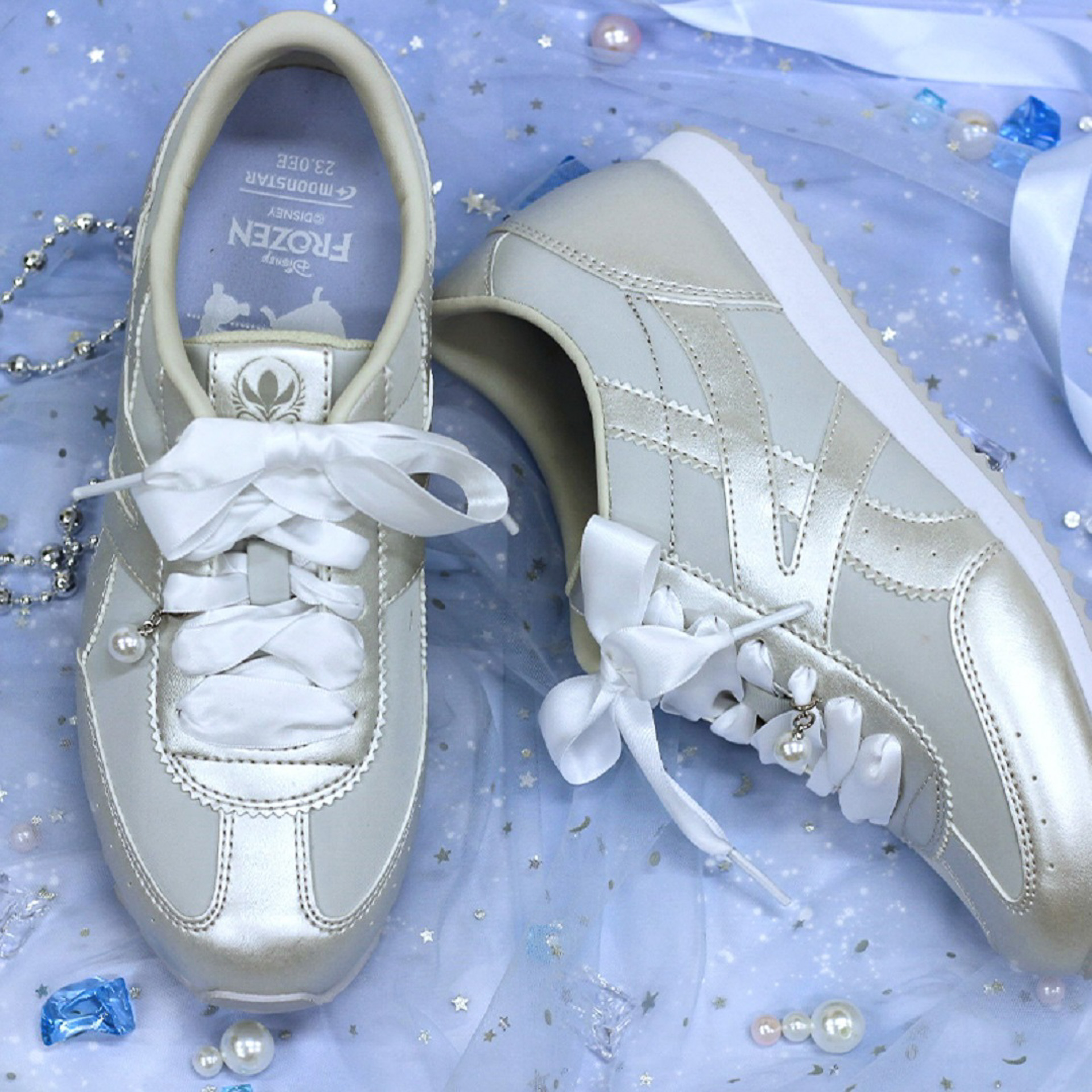 アナと雪の女王 ティーン＆レディース シューズ DN L7227F（7590円）
