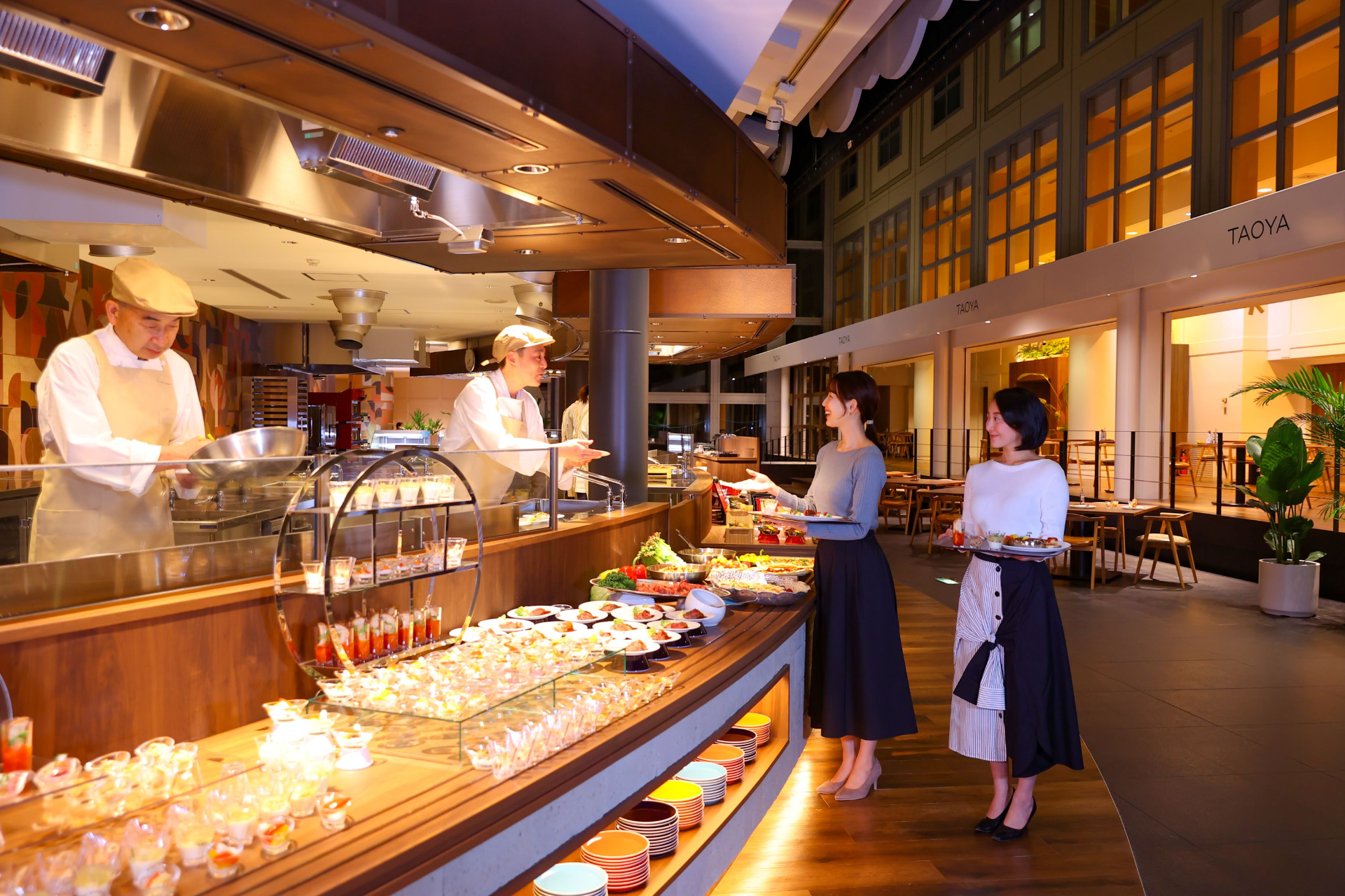 全長約35mのライブキッチン。ステーキや栃木グルメが食べ放題