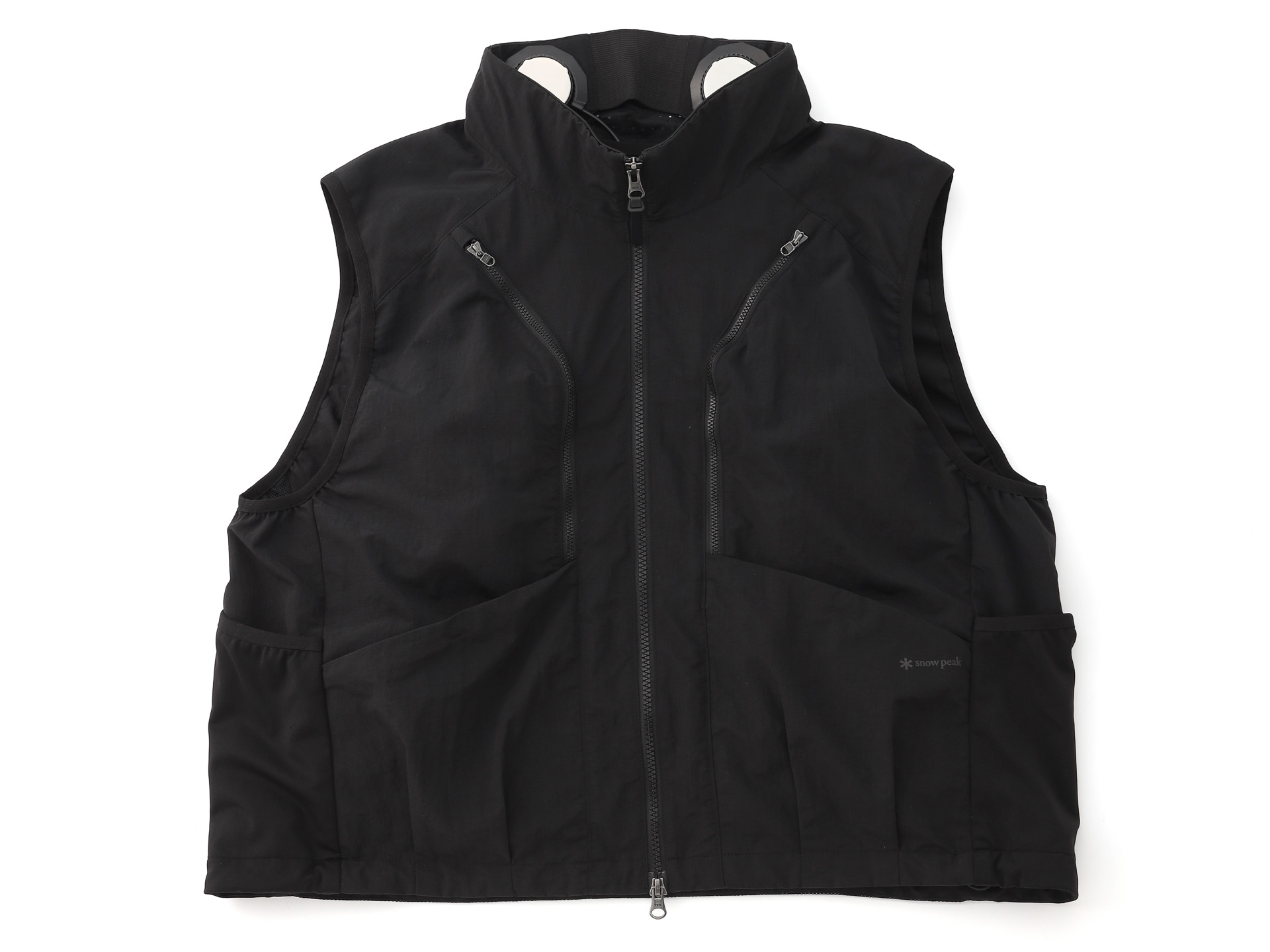 「Peltier Cooling Device Vest（ペルチェデバイスベスト）」（9万9000円）