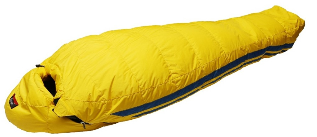 ドクターイエローらしさと機能性を両立した寝袋「ドクターイエロー SLEEPING BAG」（通常プラン7万7000円）
