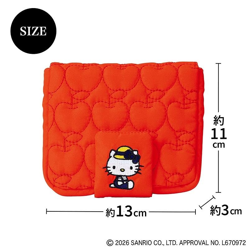 お直しコスメや貴重品などを入れておける、ミラー付きキルティングポーチ。サイズは約13×3×11cm（幅×奥行×高さ）