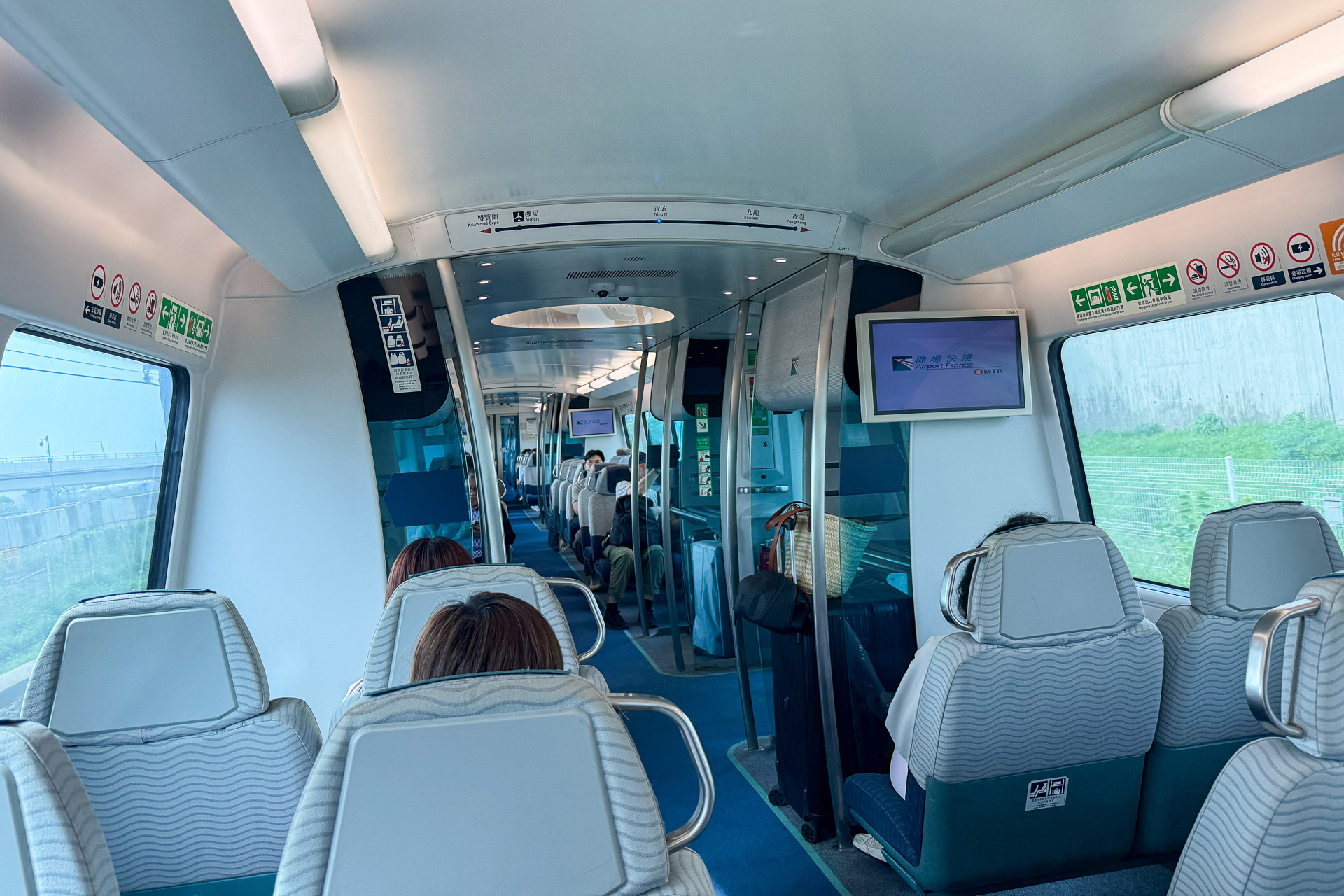 往復利用した香港エアポートエクスプレス。空港～香港駅間の所要時間は約24分