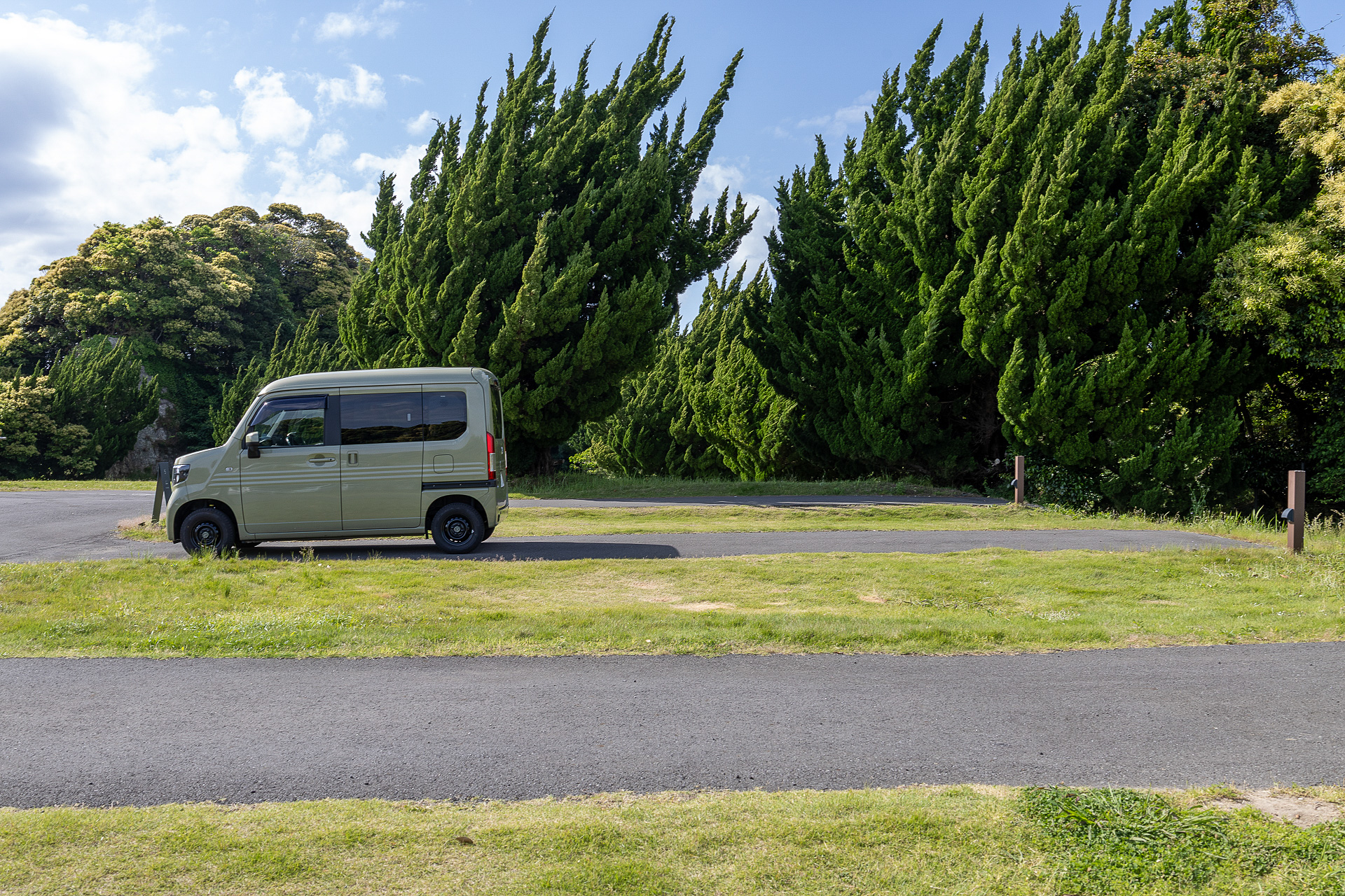 縦は長く、11mもあるので、大型車両でも余裕で収まる