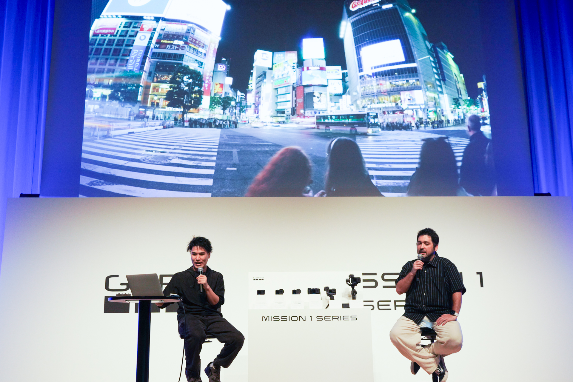 GoPro認定アンバサダー 映像監督 普光江新氏とジャスティン・コーブ氏で、ムービーを見ながらトークショー
