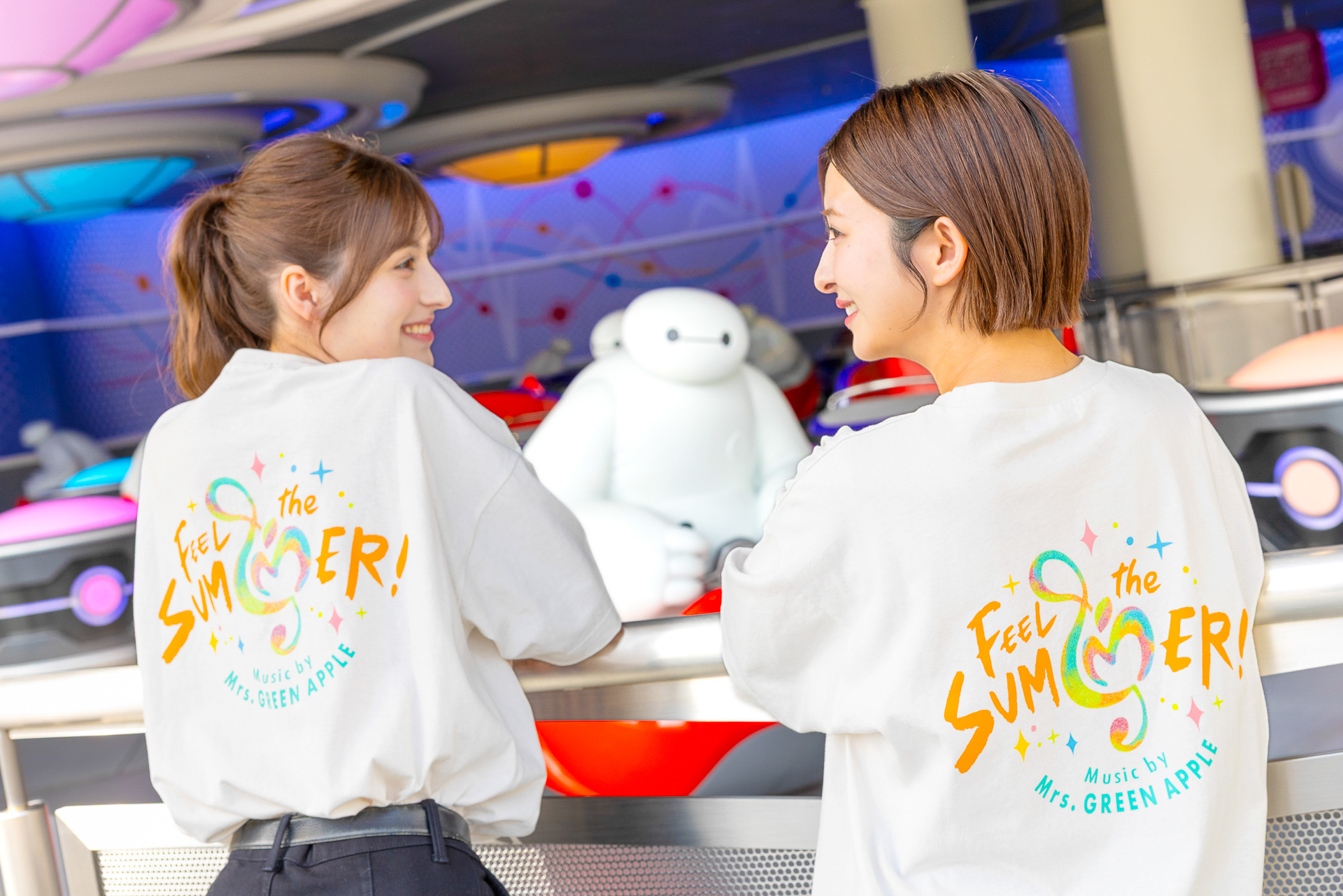 パークで使える身につけグッズや夏に使えるアイテムを展開