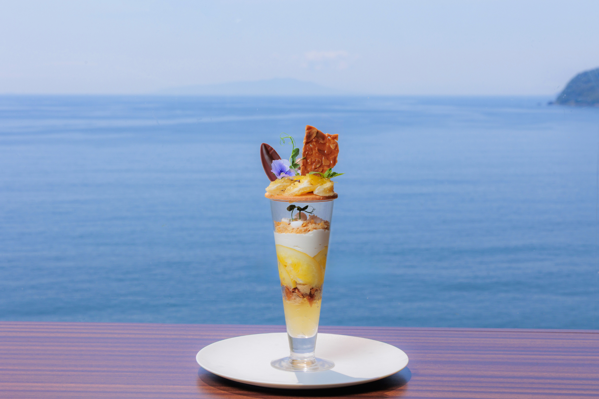 「伊豆ニューサマーオレンジのパフェ～初夏の香り～」（2200円）。販売期間は6月1日～7月14日