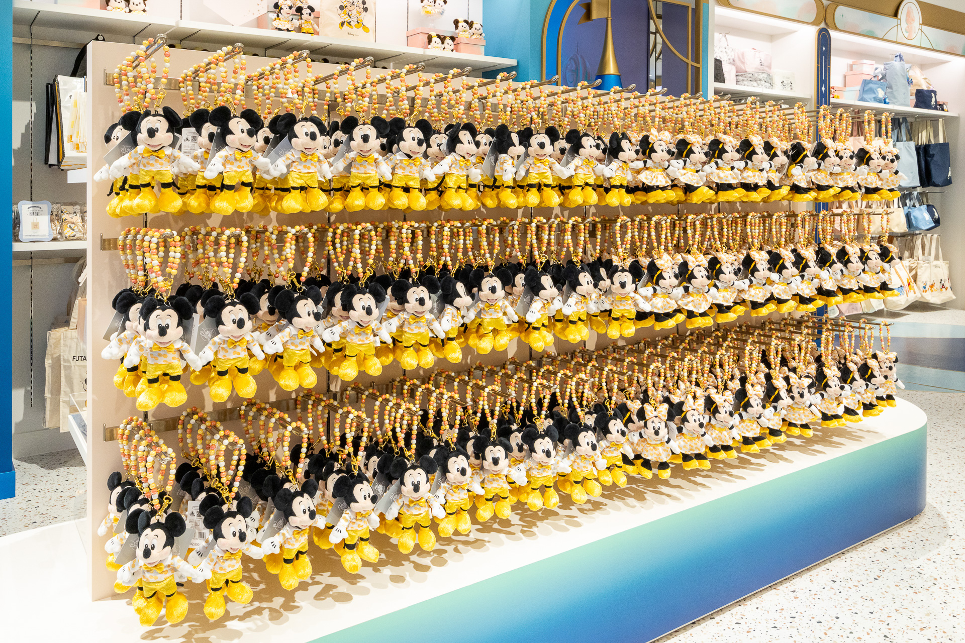 限定アイテムや人気商品が揃っている