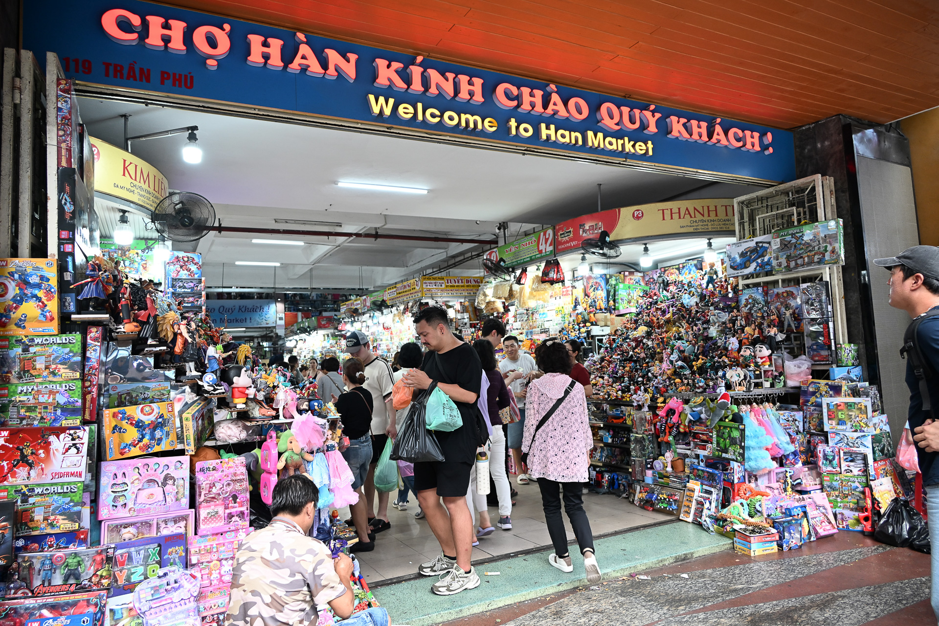 昔は地元向けの市場だった「Han Market」（119 Tran Phu,Hai Chau, Da Nang）。現在は観光客向けです