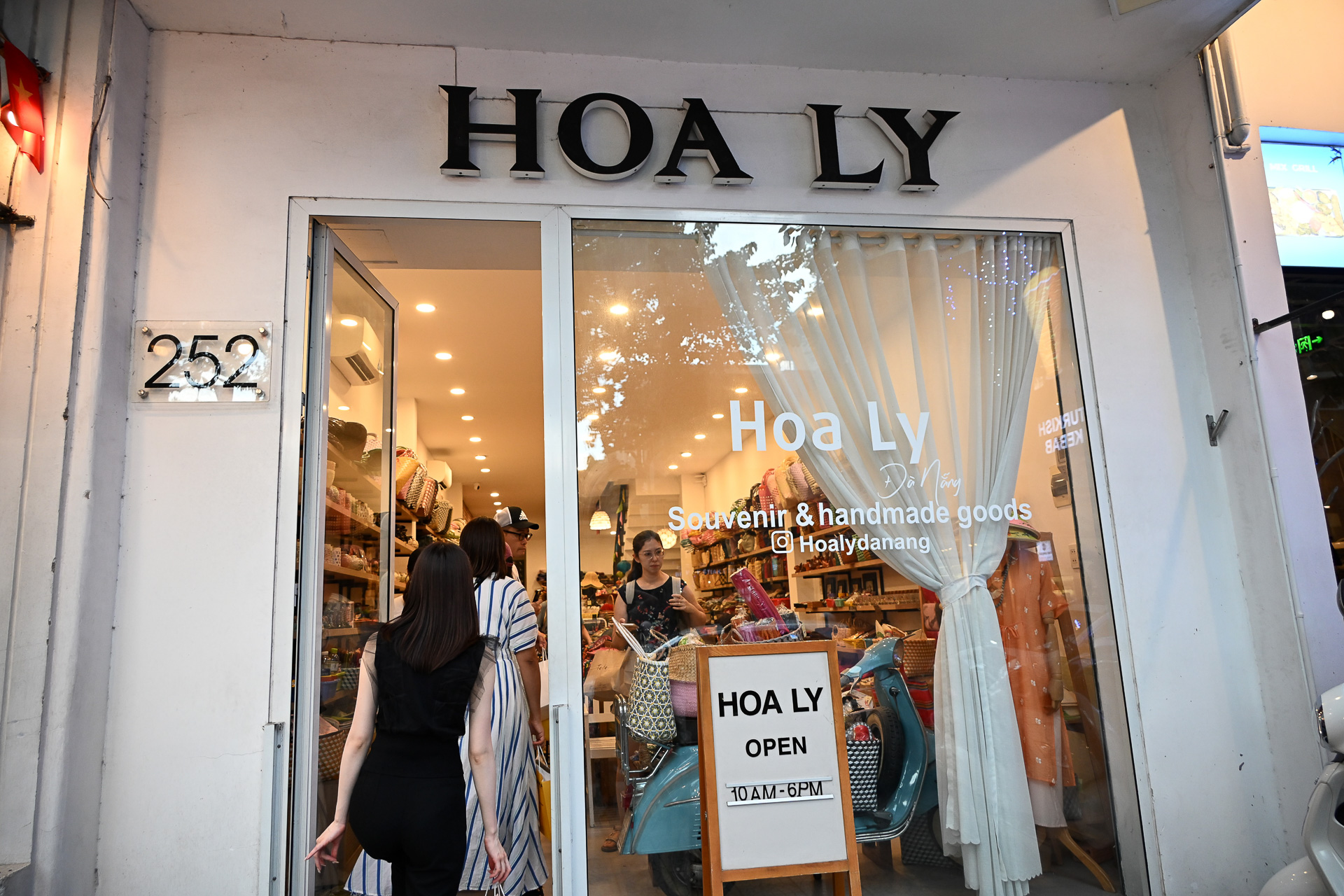 「Hoa Ly Shop」（252 Tran Phu,Hai Chau, Da Nang）