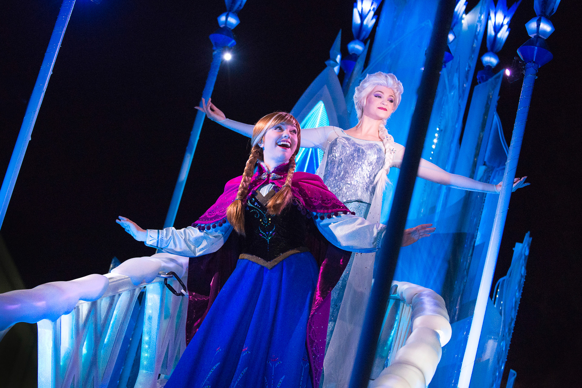 「アナと雪の女王」や、「塔の上のラプンツェル」など、時代とともにフロートが追加、リニューアルされたきた