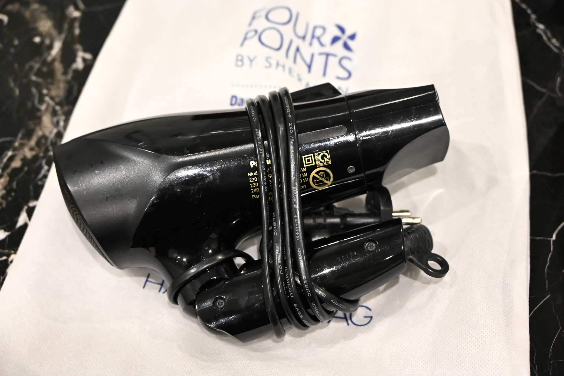 ヘアドライヤーはパナ製です