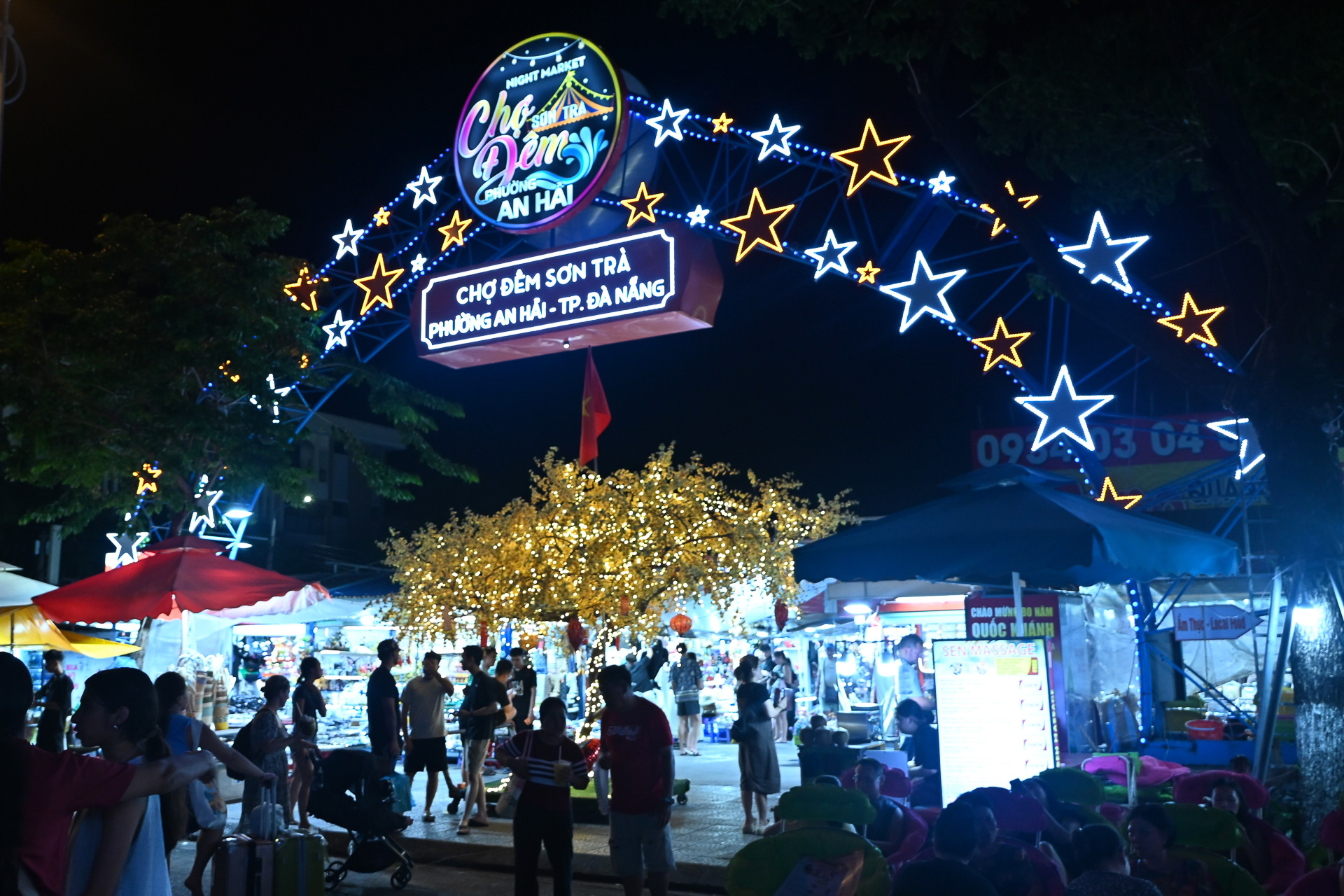 ダナン市内最大規模の夜市「Son Tra Night Market」（99 Cao Ba Quat St.Dist, Son Tra, Da Nang）