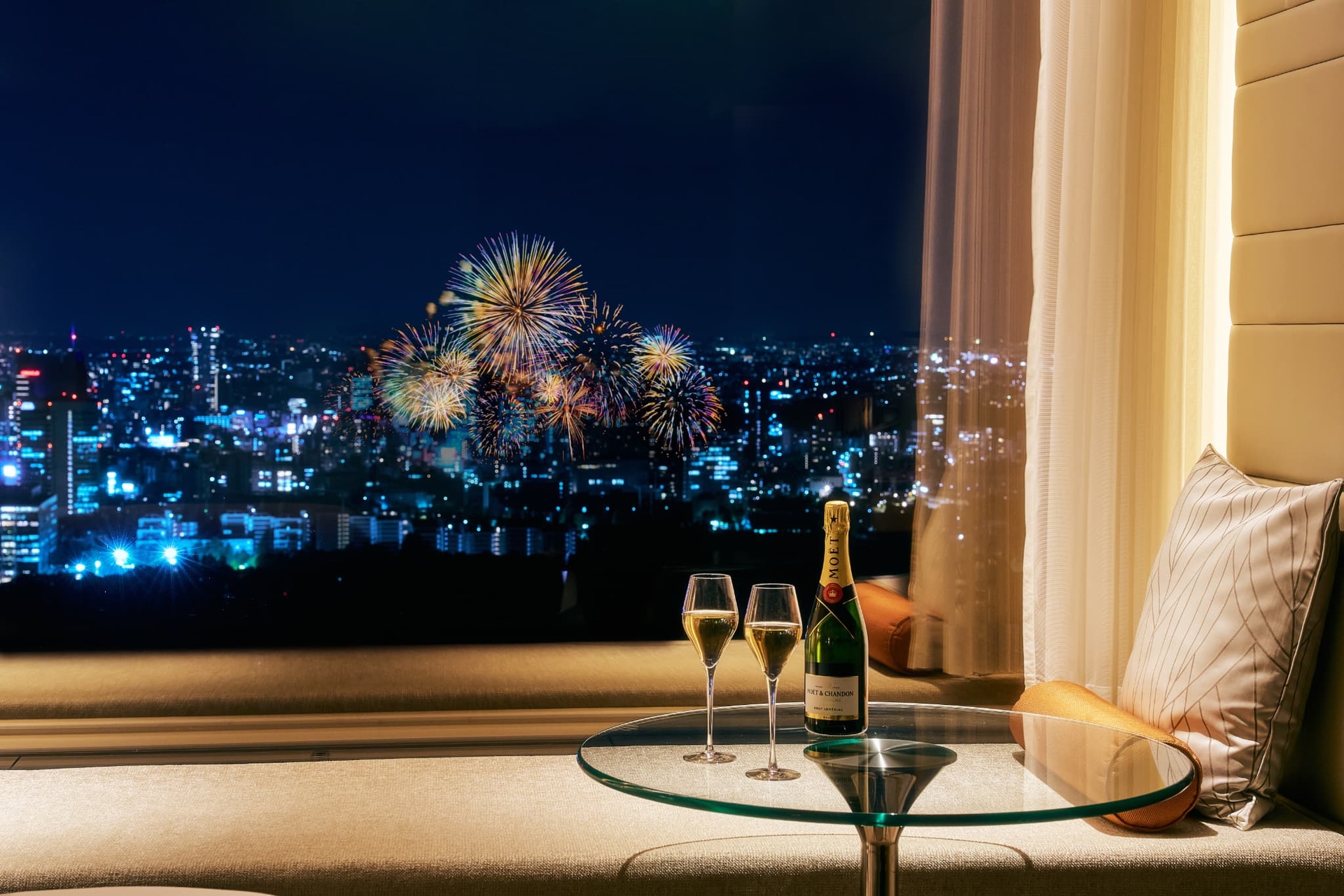 「神宮外苑花火大会観賞ステイ～シャンパン付き～」プラン