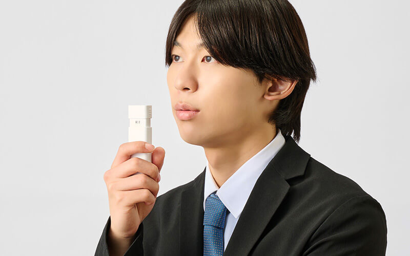 エレコムが小型アルコールチェッカーを発売