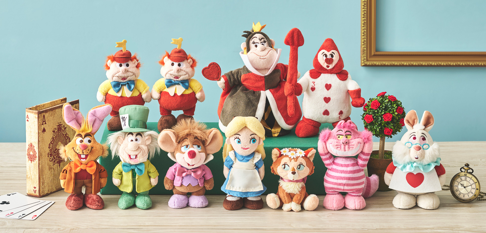 Disney stanDs「ふしぎの国のアリス」コレクション（各2800円～3000円）