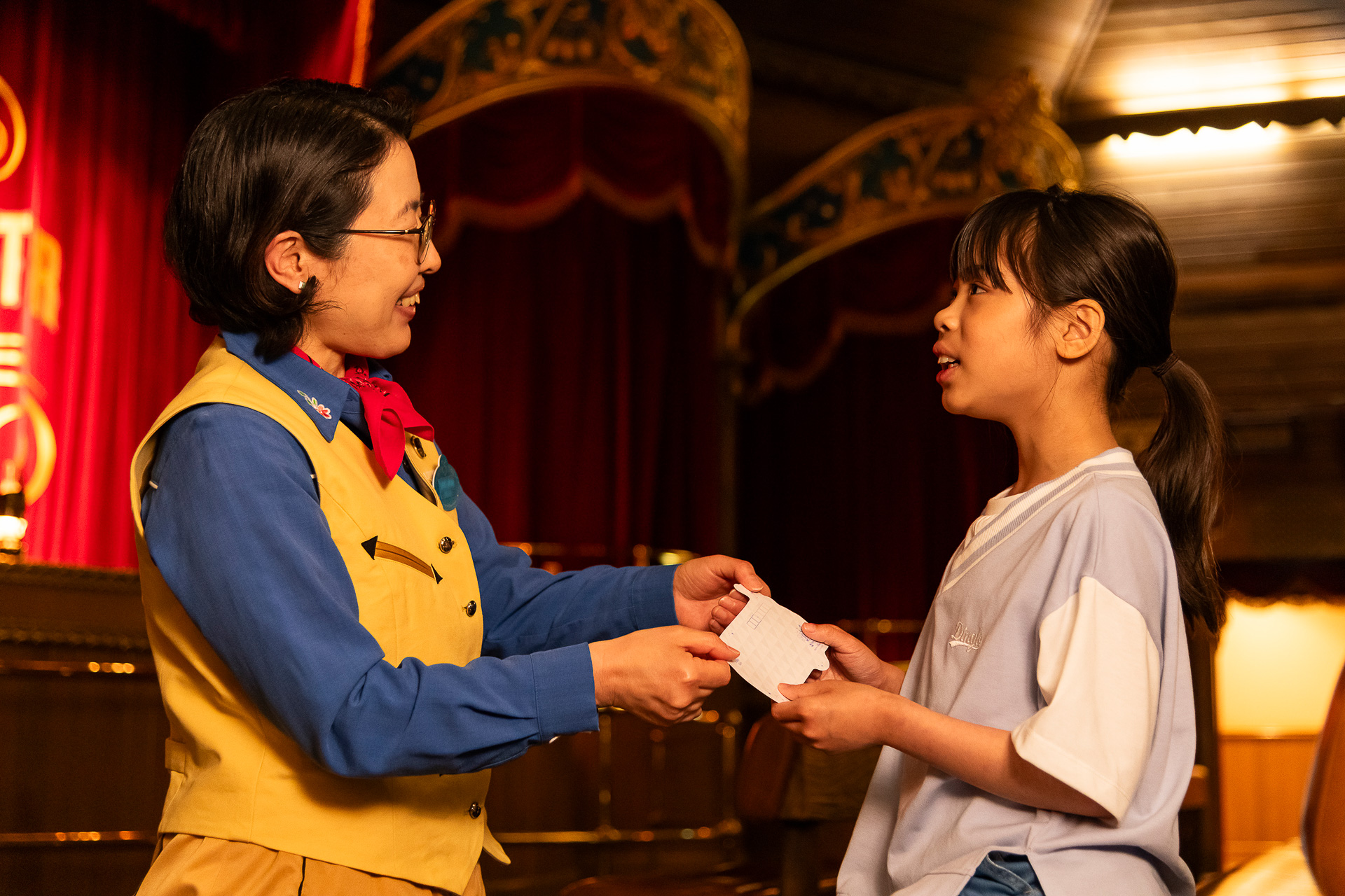 東京ディズニーランド「カントリーベアシアター」は夏のひんやり休憩スポットとしても活用中