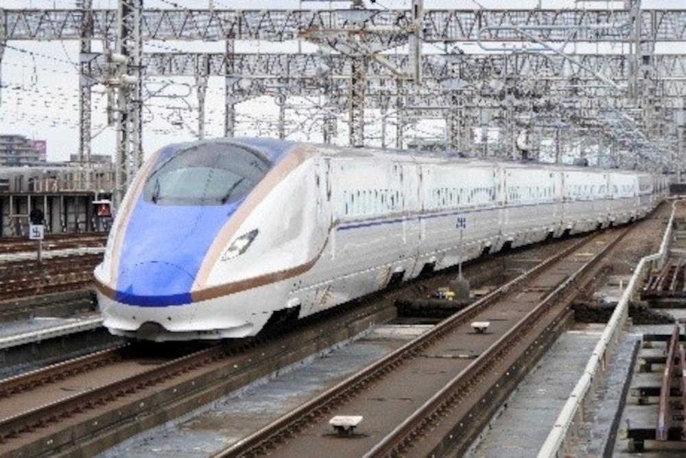 ガーラ湯沢駅発着の上越新幹線が夏期限定で運行。東京から新幹線で、そのまま夏の山遊びへ！