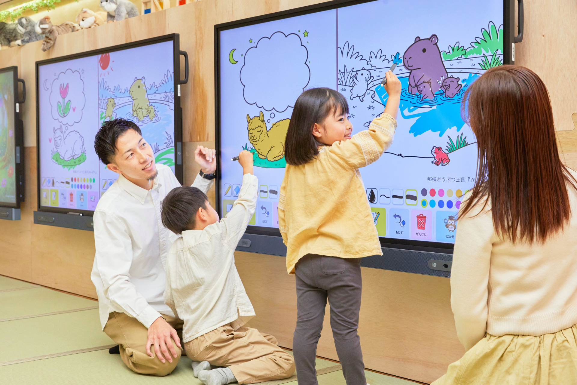 ホテル館内ファミリーラウンジ「KINOHA – Family Lounge ＆ Library」。夏季限定で-40℃のひんやりスイーツ「ディッピンドッツアイス」提供