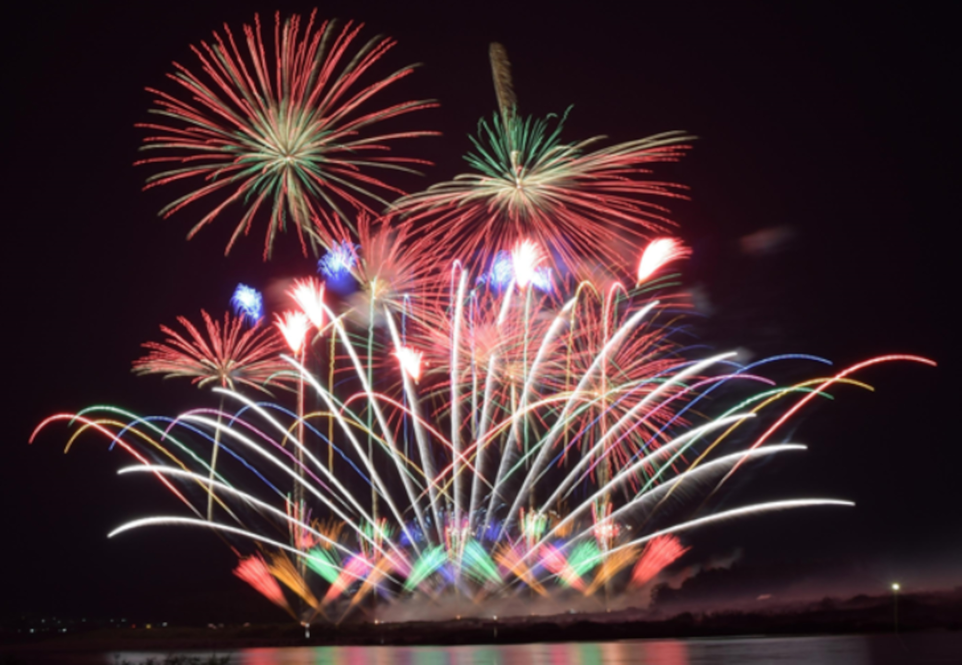 「第74回伊勢神宮奉納全国花火大会」7月18日開催。観覧席はチケットぴあなどで先着販売