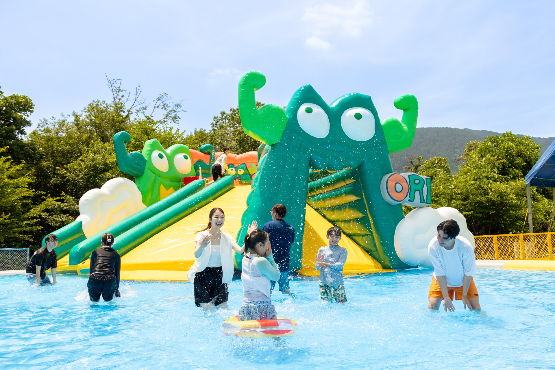 高さ6mの巨大バルーンプール「MORIMORI BIGプール」