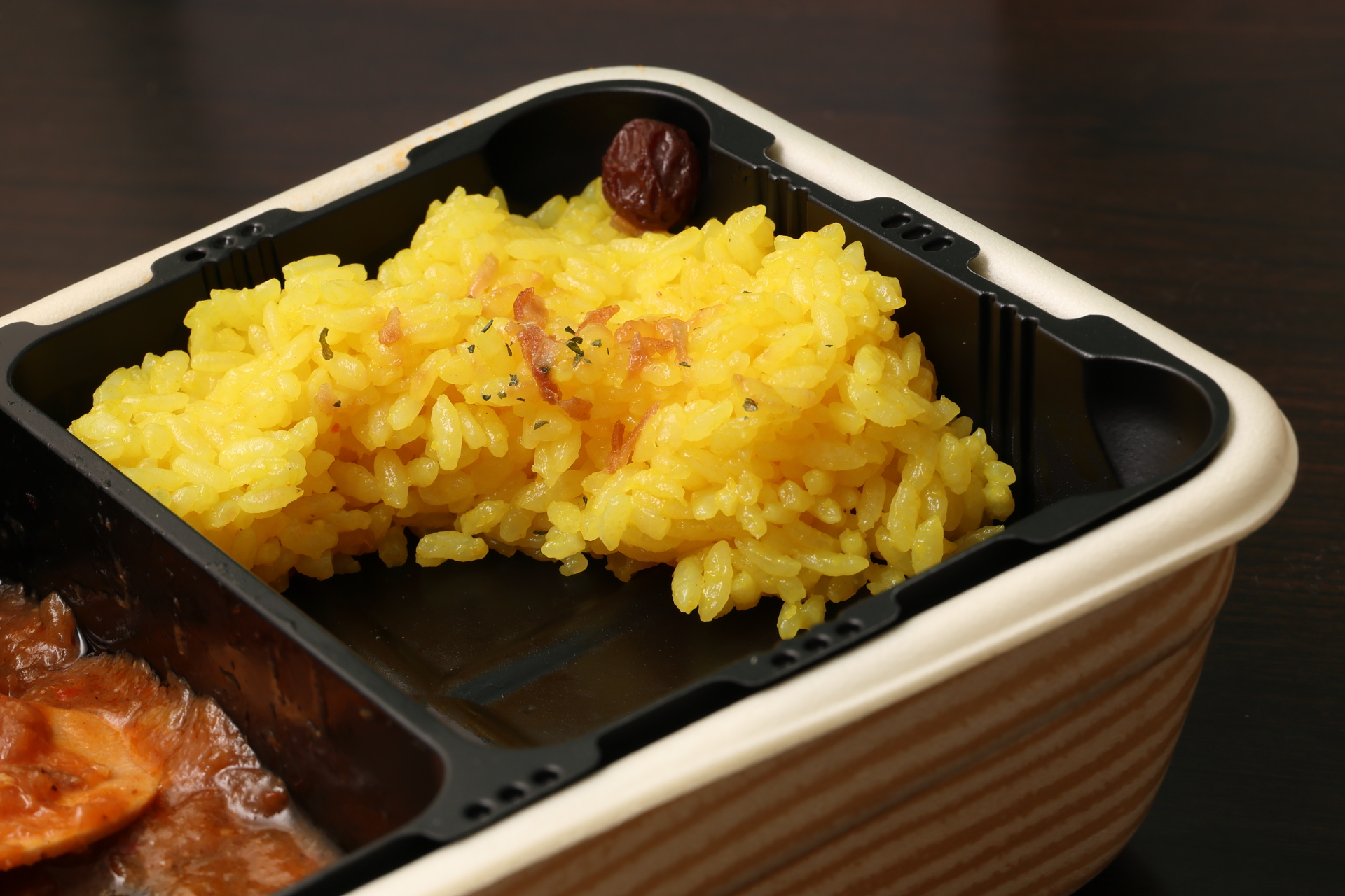 加熱式容器は底が浅いので煮込み料理やご飯の量はこのくらい