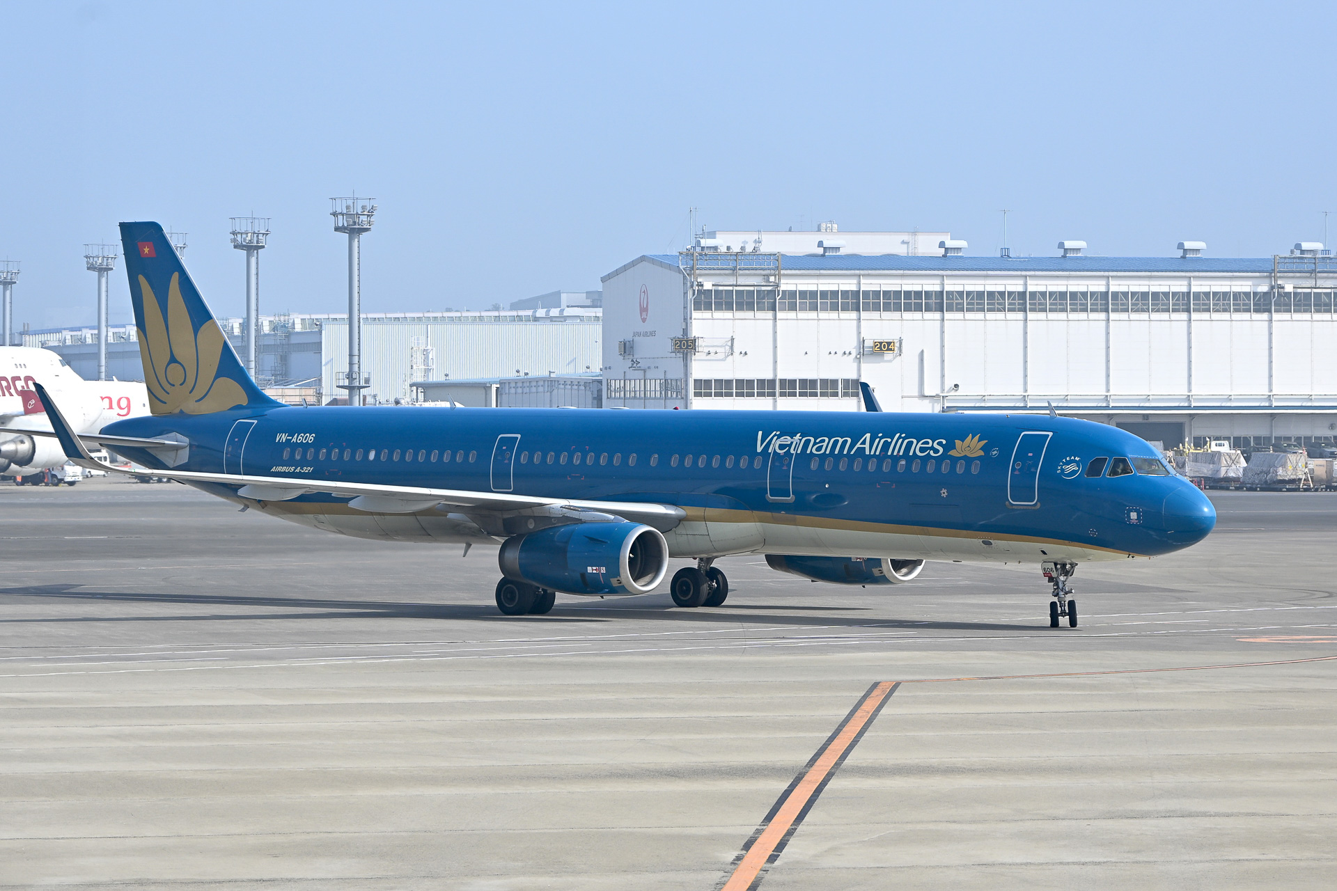 ベトナム航空の直行便でダナンへ！　今回はクルマで40～50分間ほどの世界遺産ホイアンに宿泊しました
