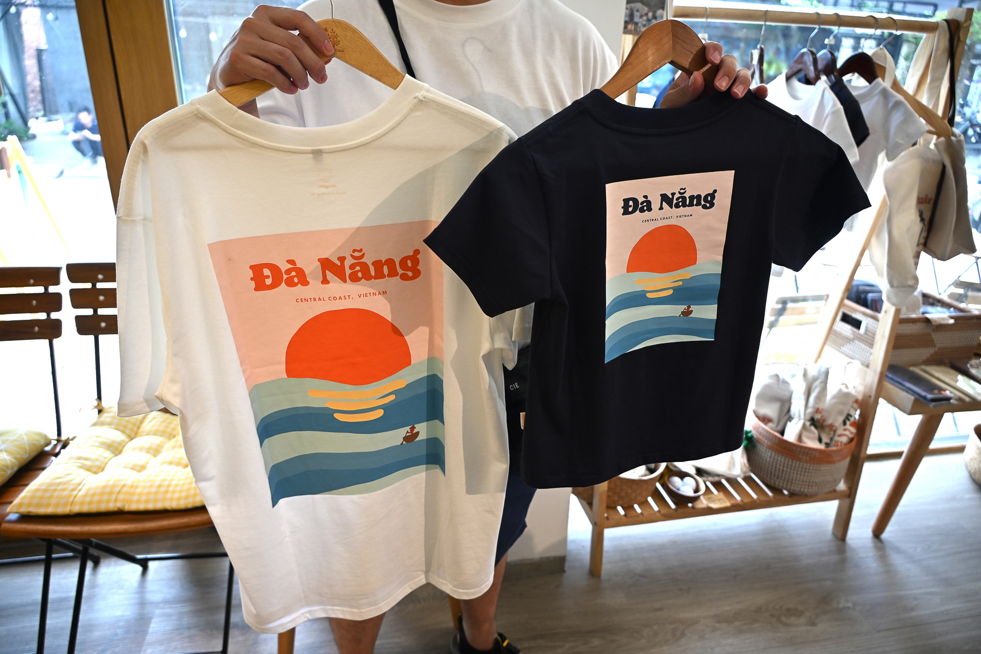 こちらの海×太陽デザインがお勧め