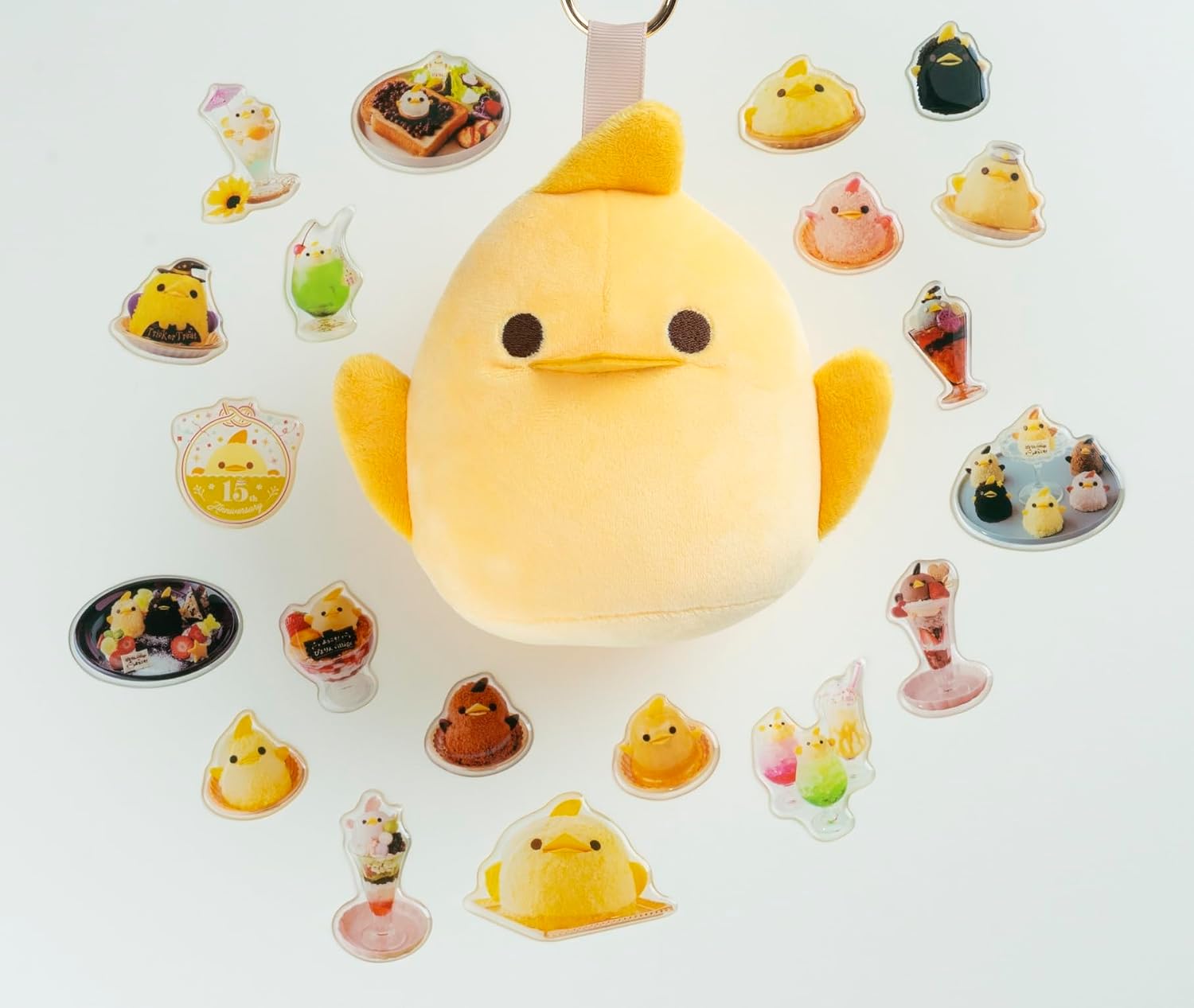 ぷにぷにシールは、定番ぴよりんや季節ぴよりん、メロンクリームソーダにぴよりんvillage限定メニューなど全20枚入り