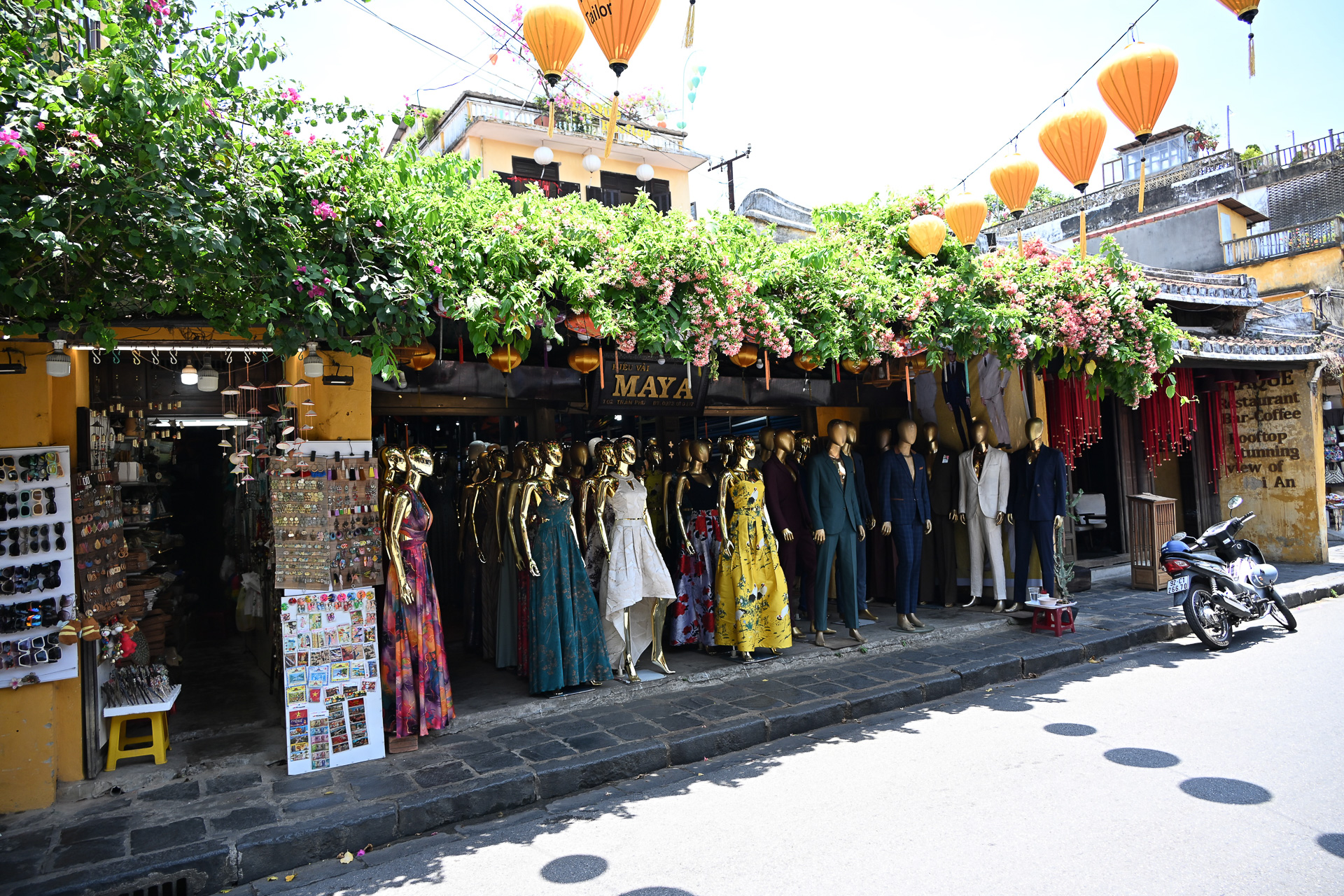 「MAYA Tailer Hoi An」（102 Tran Phu Street, Hoi An, Da Nang）