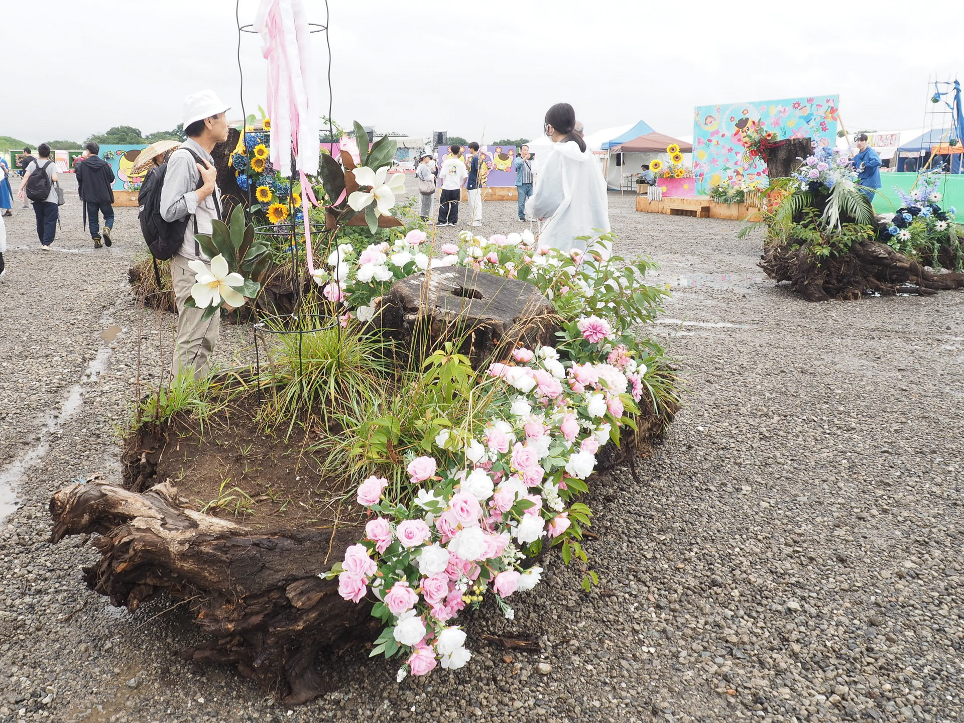 会場入口のフラワーエリアには、花を使ったさまざまなオブジェの展示が行なわれていた