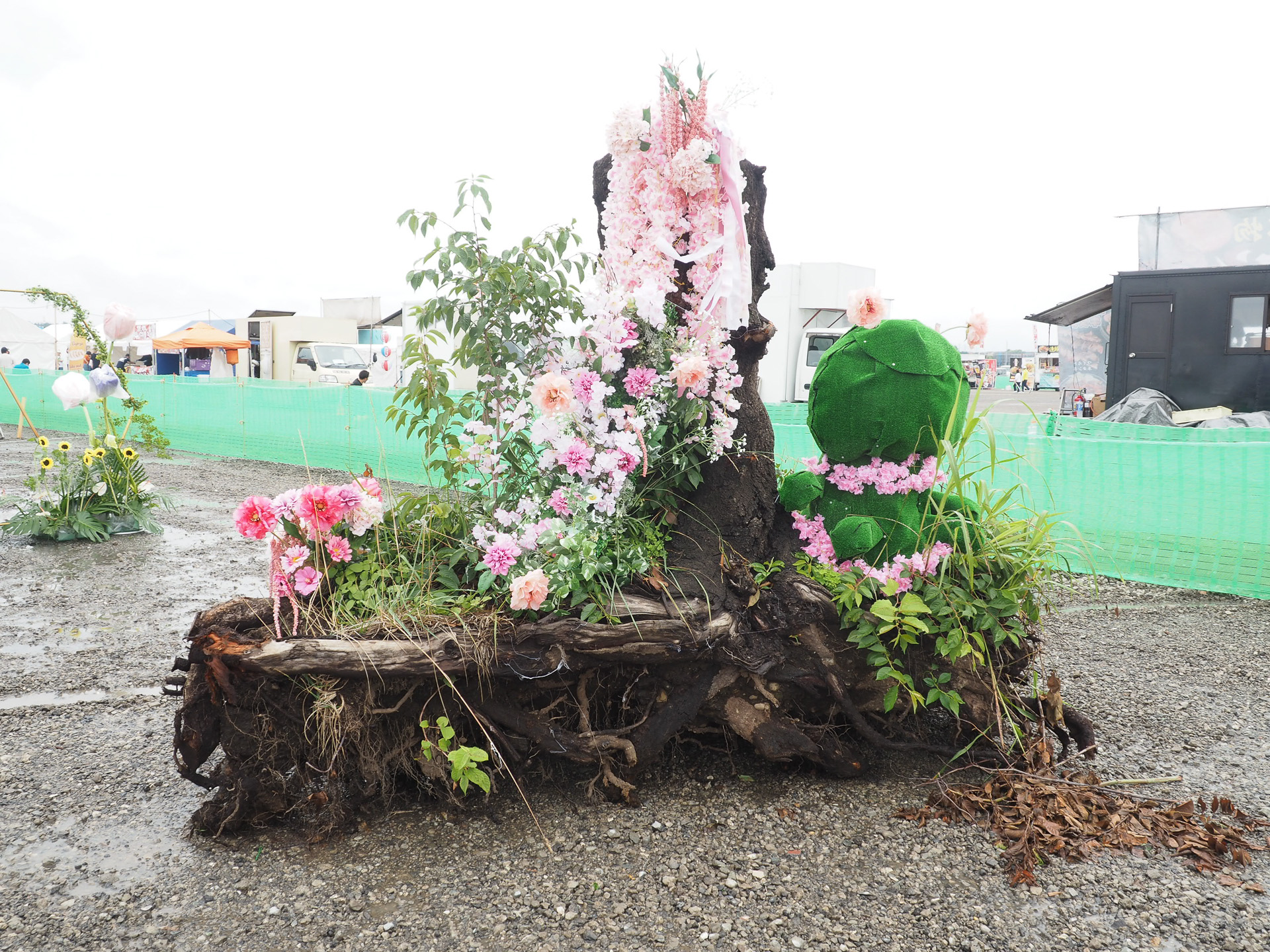 こちらも花を使ったオブジェ