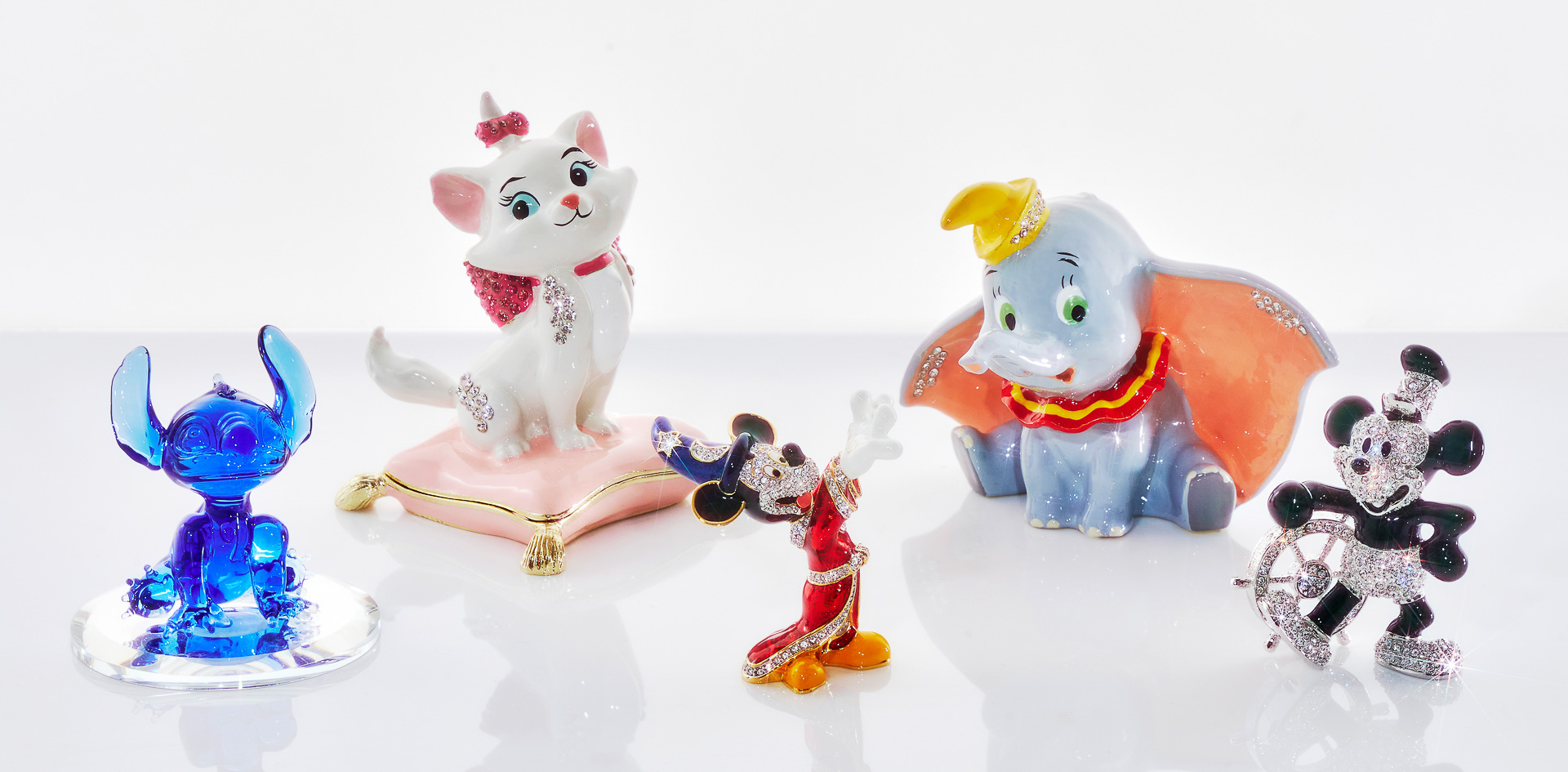 コレクタブルアイテムとして人気のArribas Brothersのディズニーアイテムも揃う