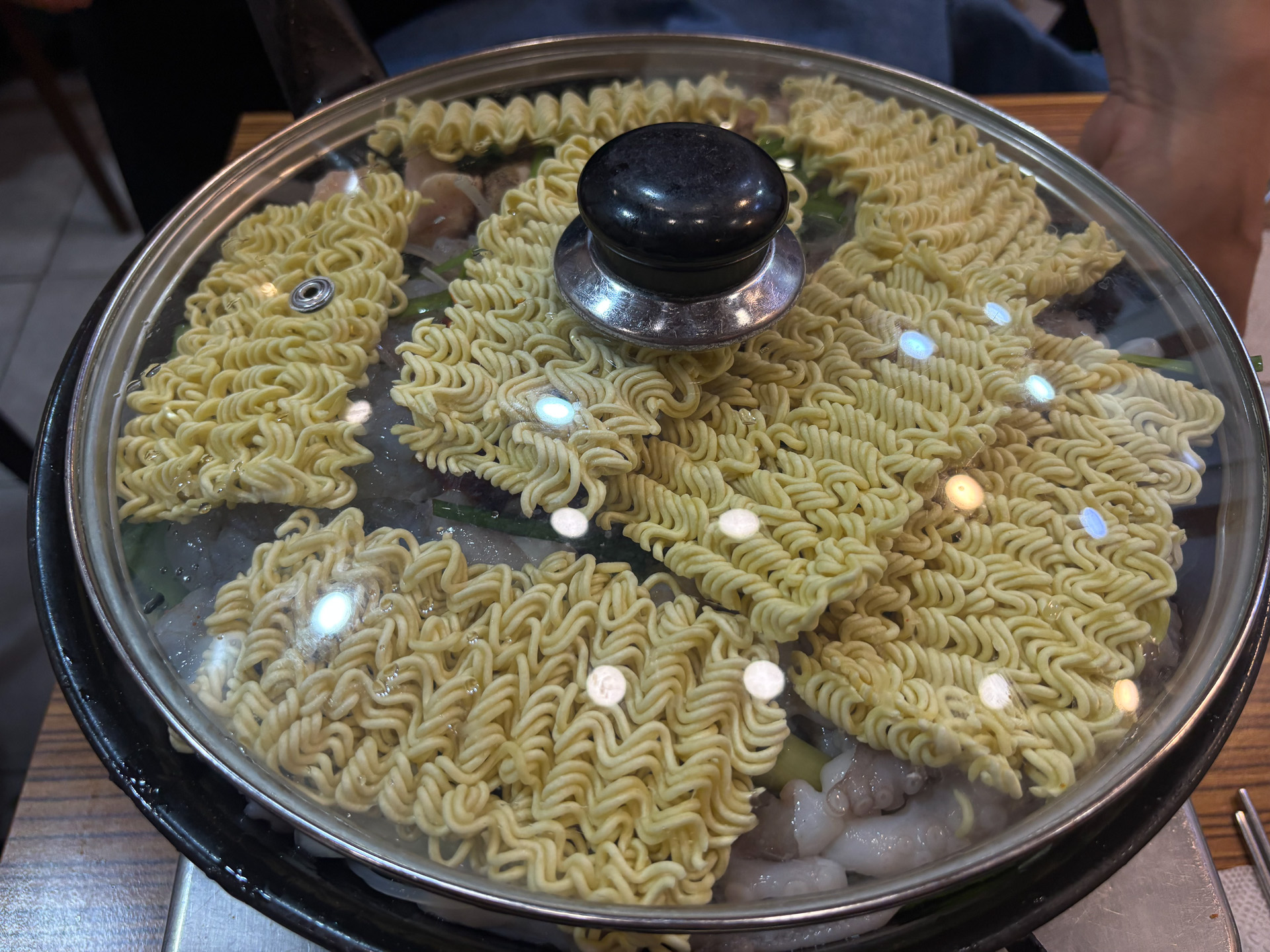 インスタントラーメントッピング、うどんもあります