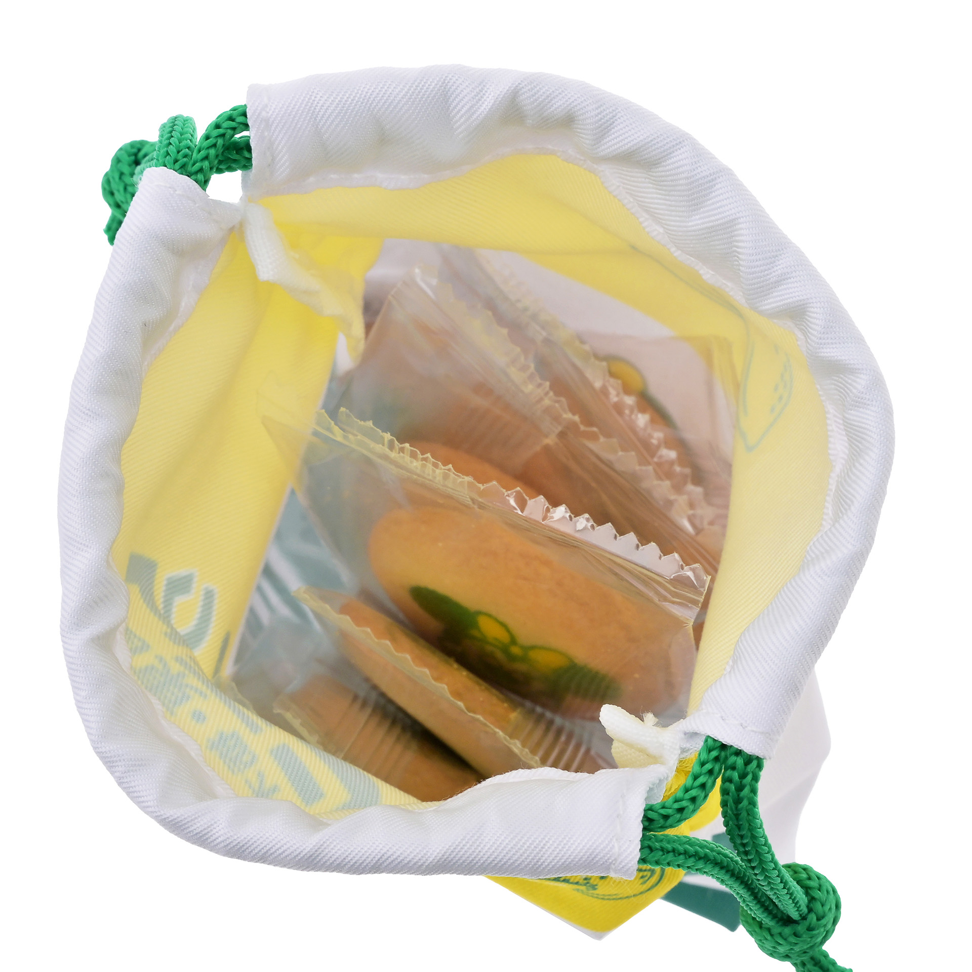 巾着のなかには、レモン牛乳風味のクッキー入り