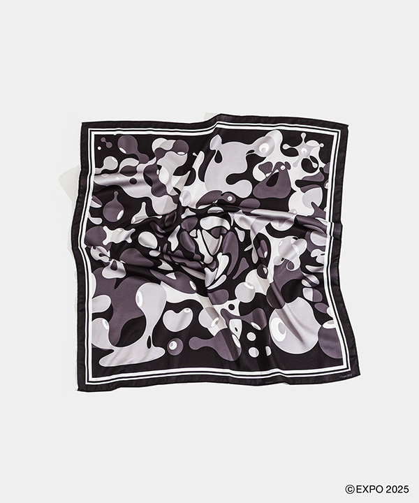 SCARF。カラー展開はWHITE、BLACKの全2色