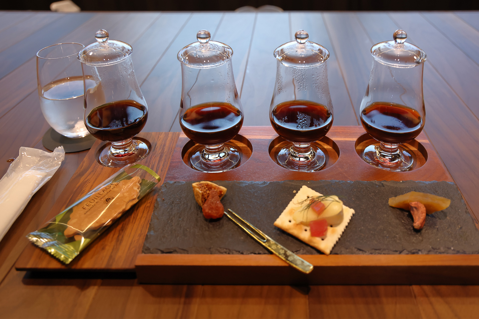 左から「COFFEE MUSEUM BLEND」と、それを構成する「エチオピア」「コロンビア」「ブラジル」。それぞれの香りと味を確かめ、フード・スイーツとのペアリングを体験。コーヒーの新たな発見がある、記憶に残る時間となった