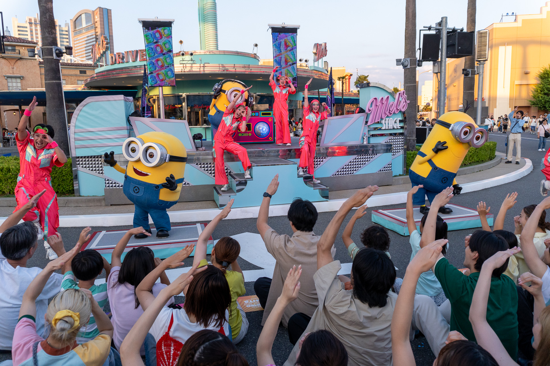 コール＆レスポンスの掛け声と振付が楽しい「BOO-YAダンス」を一緒に楽しめる