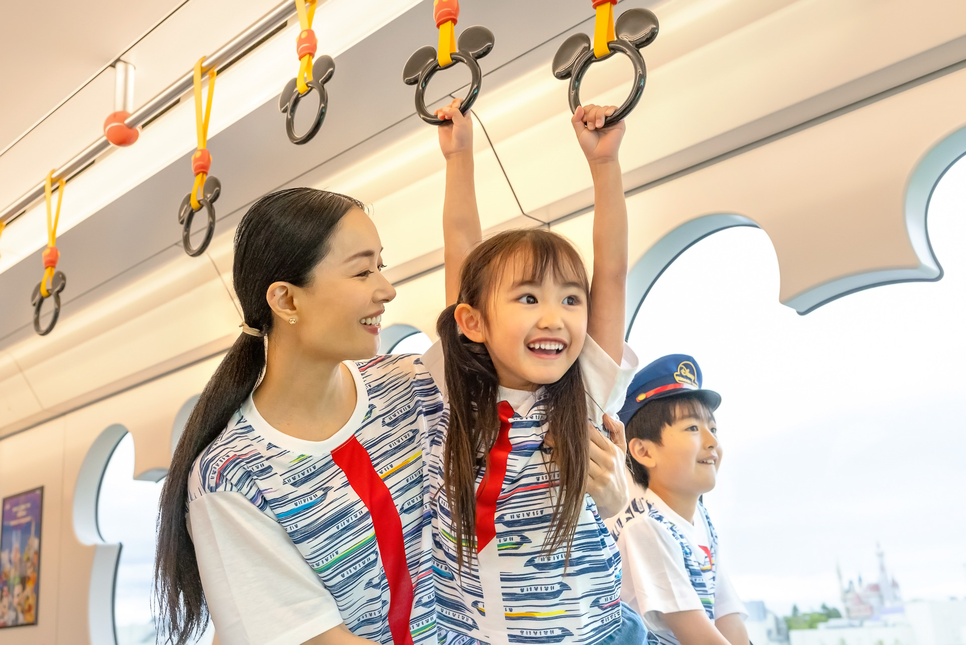 夏休みに合わせて「東京ディズニーリゾートを巡るリゾートライナー貸切乗車券」を抽選販売する