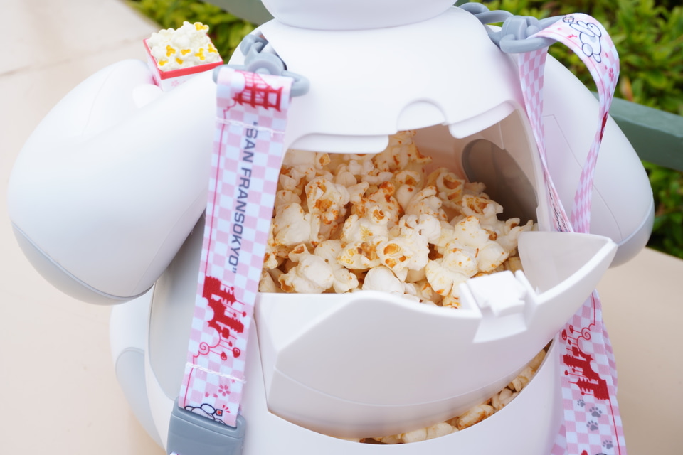 【日本未発売】バンブルビー ライト付き フィギュア　ポップコーン入れ ポーズが変えられる、ベイマックス型ポップコーンバケットを買ってみた