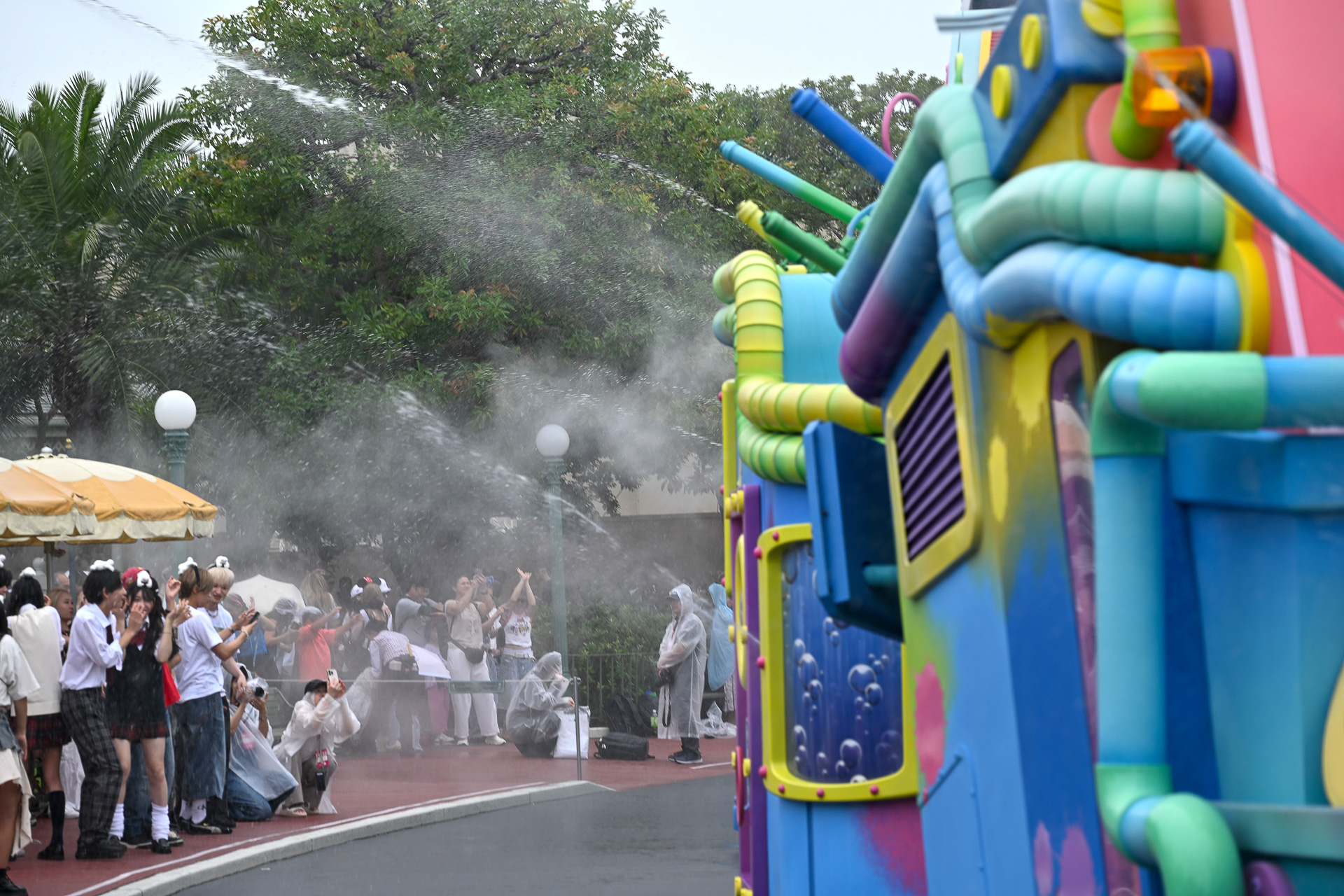 ミセス楽曲のラストには水柱が空に！