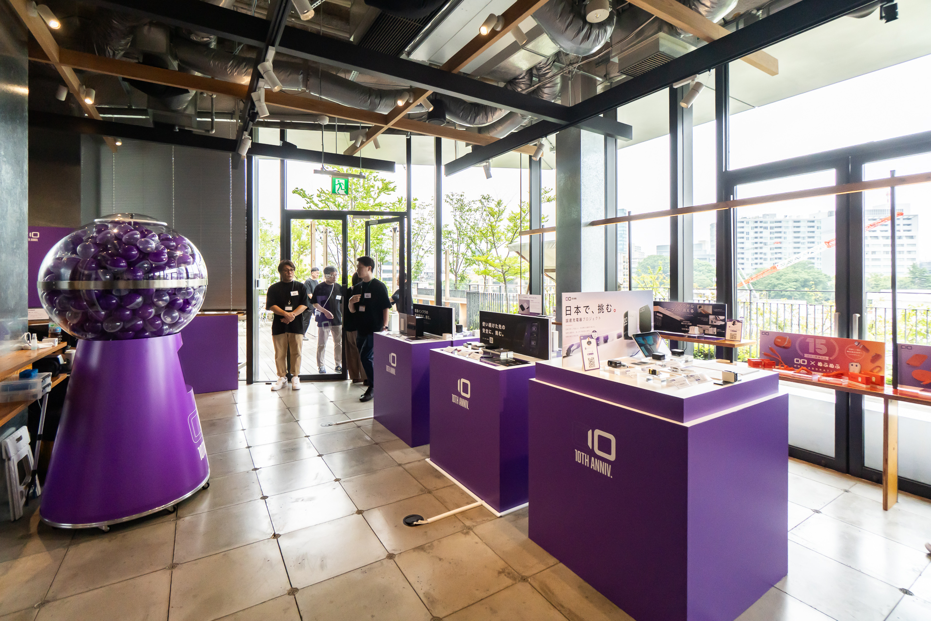 「CIO POP-UP STORE TOKYO 10th ANNIV.」の製品ブース