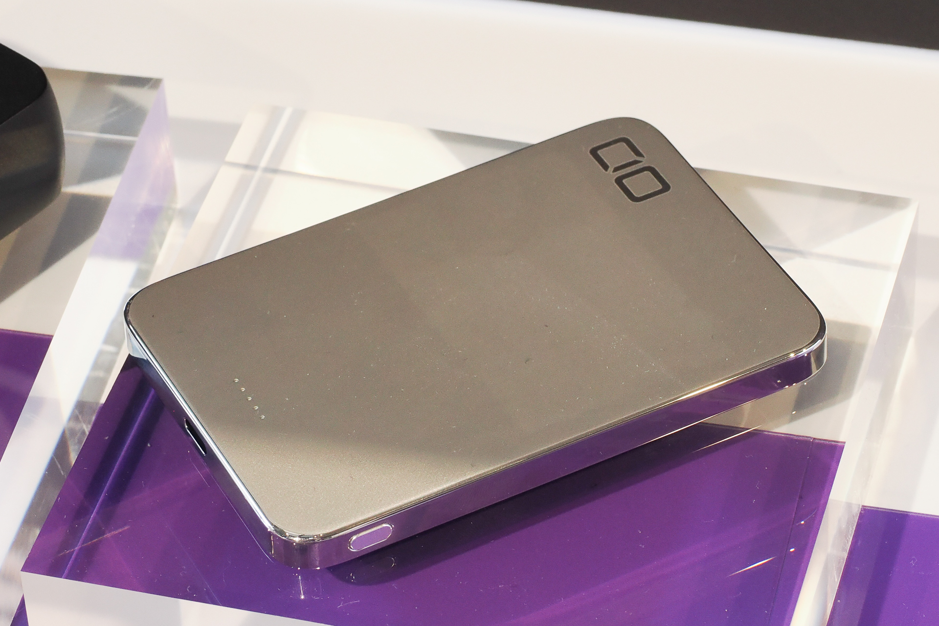 「SMARTCOBY ULTRA SLIM SS5K」は、半固体系セルでステンレス外装の超薄型
