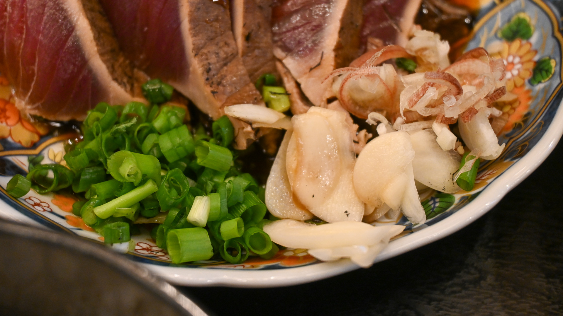 本場・高知のタタキは、薬味も豊富！
