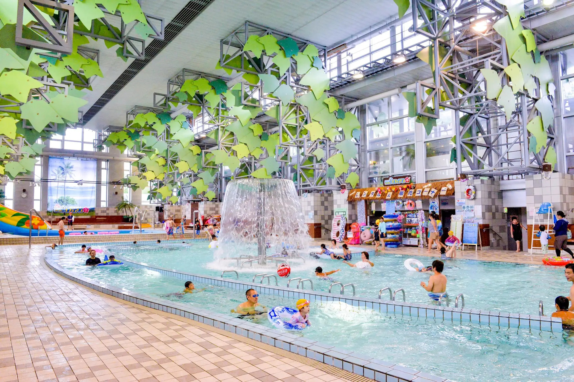 夏季限定の大型屋内温水プール施「日光霧降VIVA！ハワイアン」は7月18日オープン