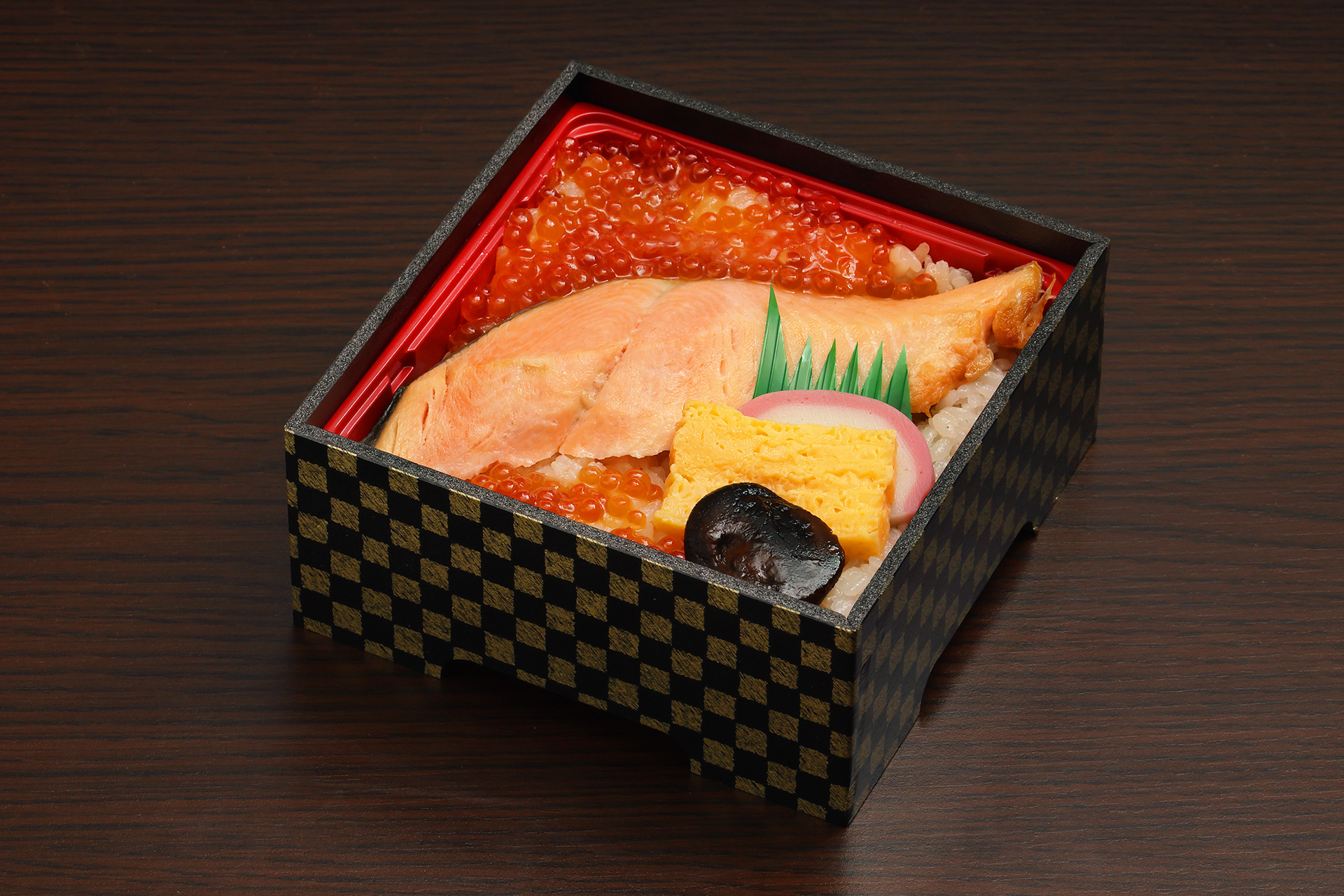 銀鮭といくらのシンプルな組み合わせ