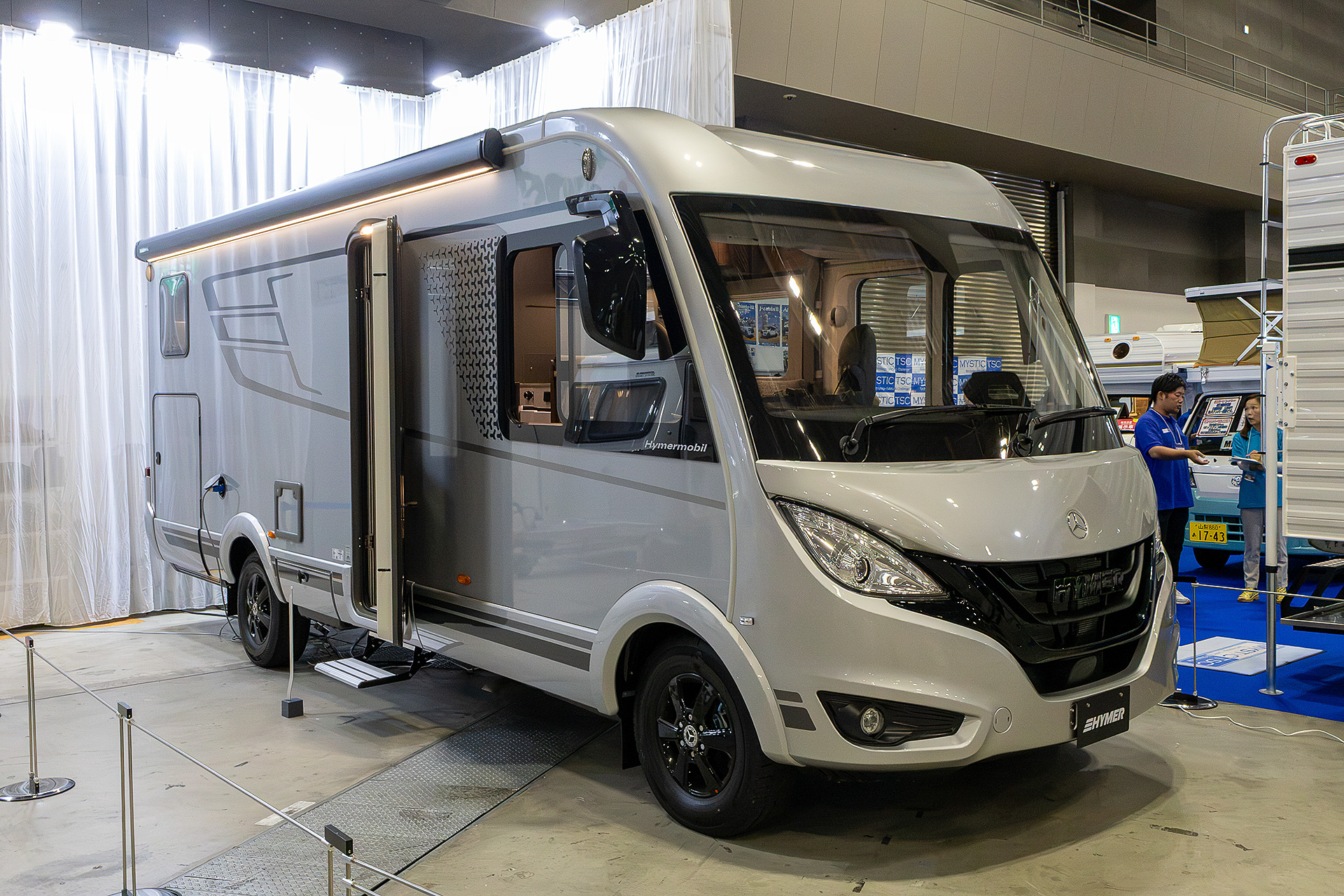 RVランドが取り扱うキャブコンバージョンの「ハイマー」。展示車両の価格は約3900万円。ベースはメルセデスベンツのスプリンターで、ドイツのビルダーらしく、インテリアは豪華でありつつ機能的